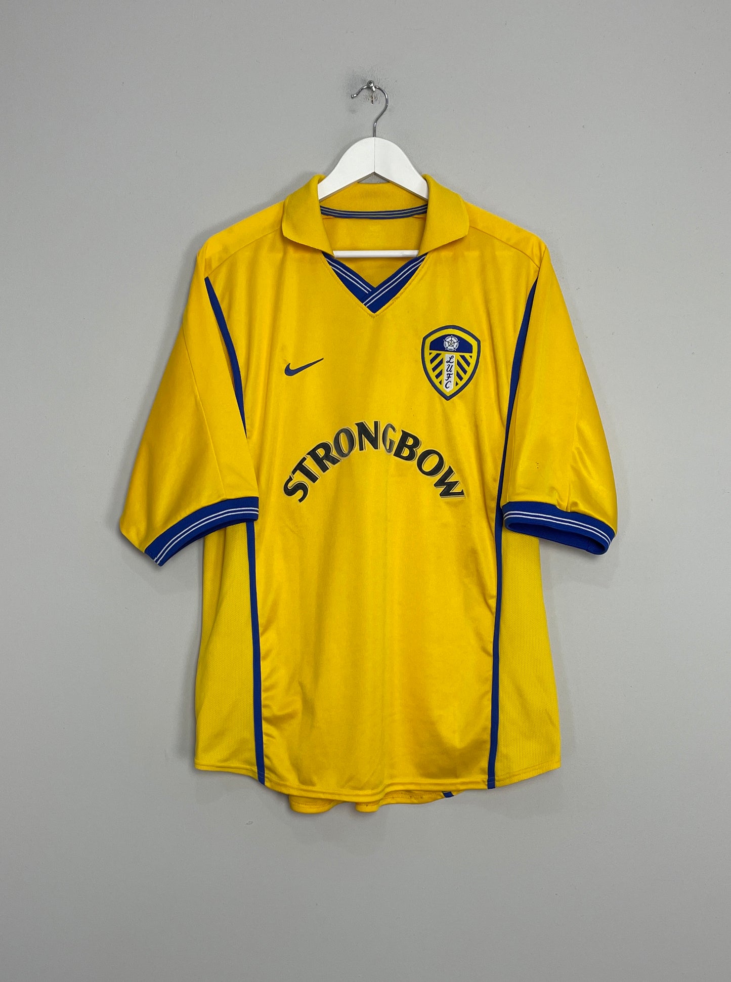 Image of the Leeds United shirt from the 2001/02 season