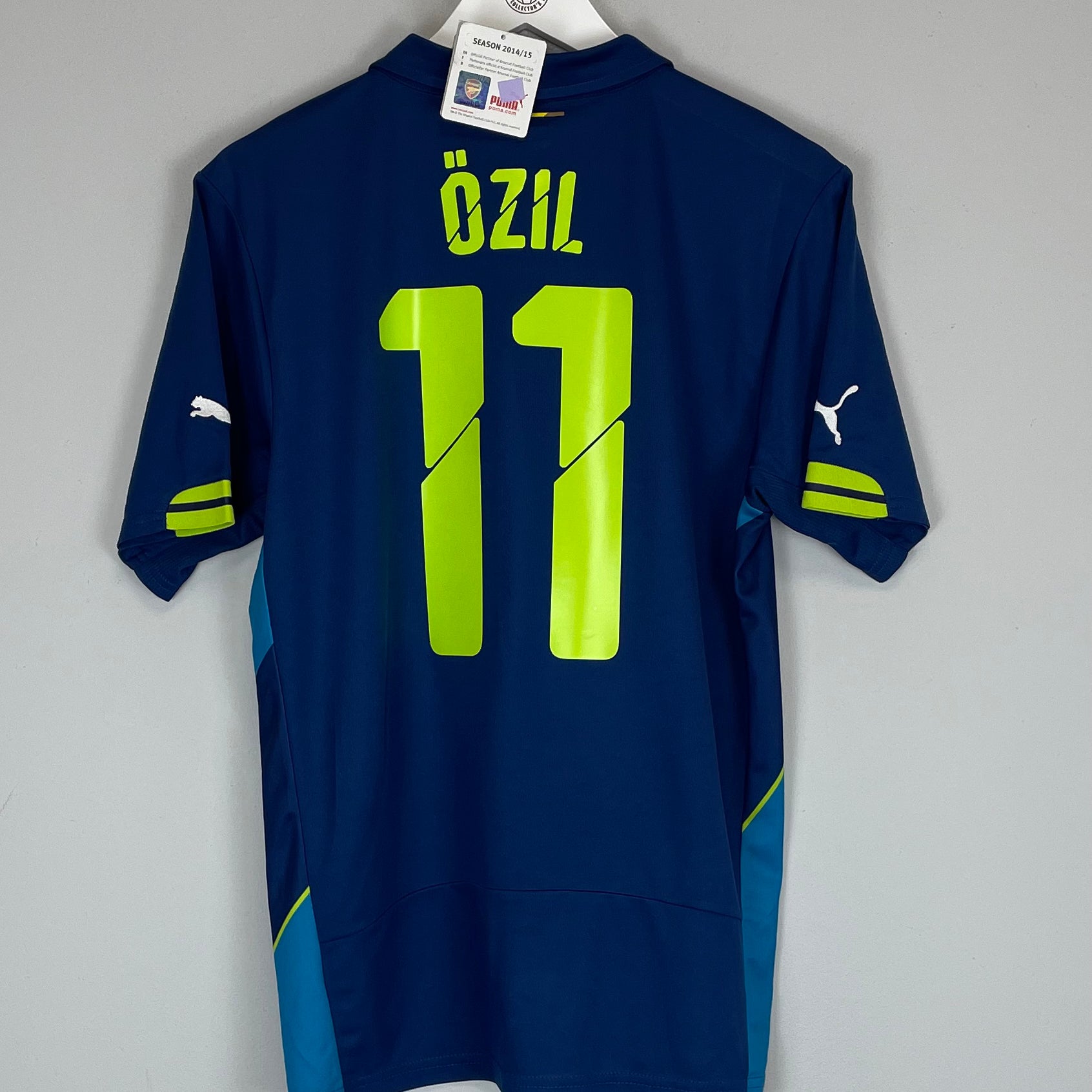 Shop 2014/15 ARSENAL OZIL #8 *BNWT* THIRD SHIRT (M) PUMA, classic football shirts, vintage football shirts & retro soccer jerseys at Cult Kits