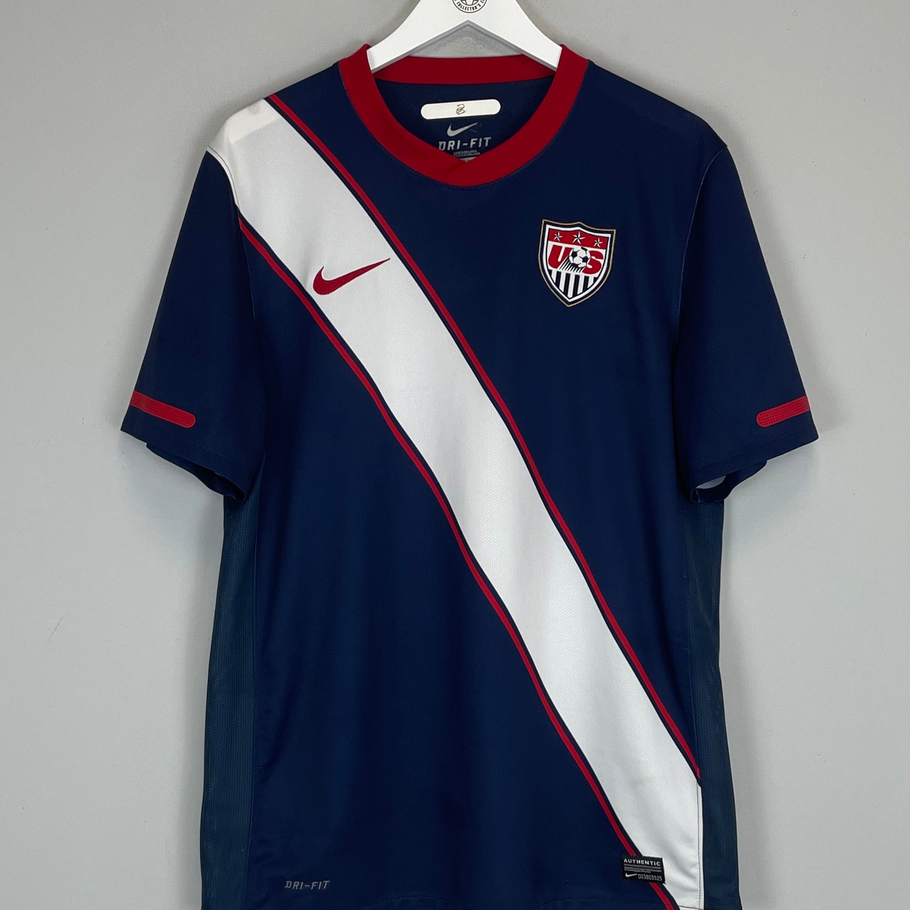 Buy 2010/11 USA AWAY SHIRT (L) NIKE ~ Free worldwide shipping available ~ Authentic Vintage Football Shirts from Cult Kits