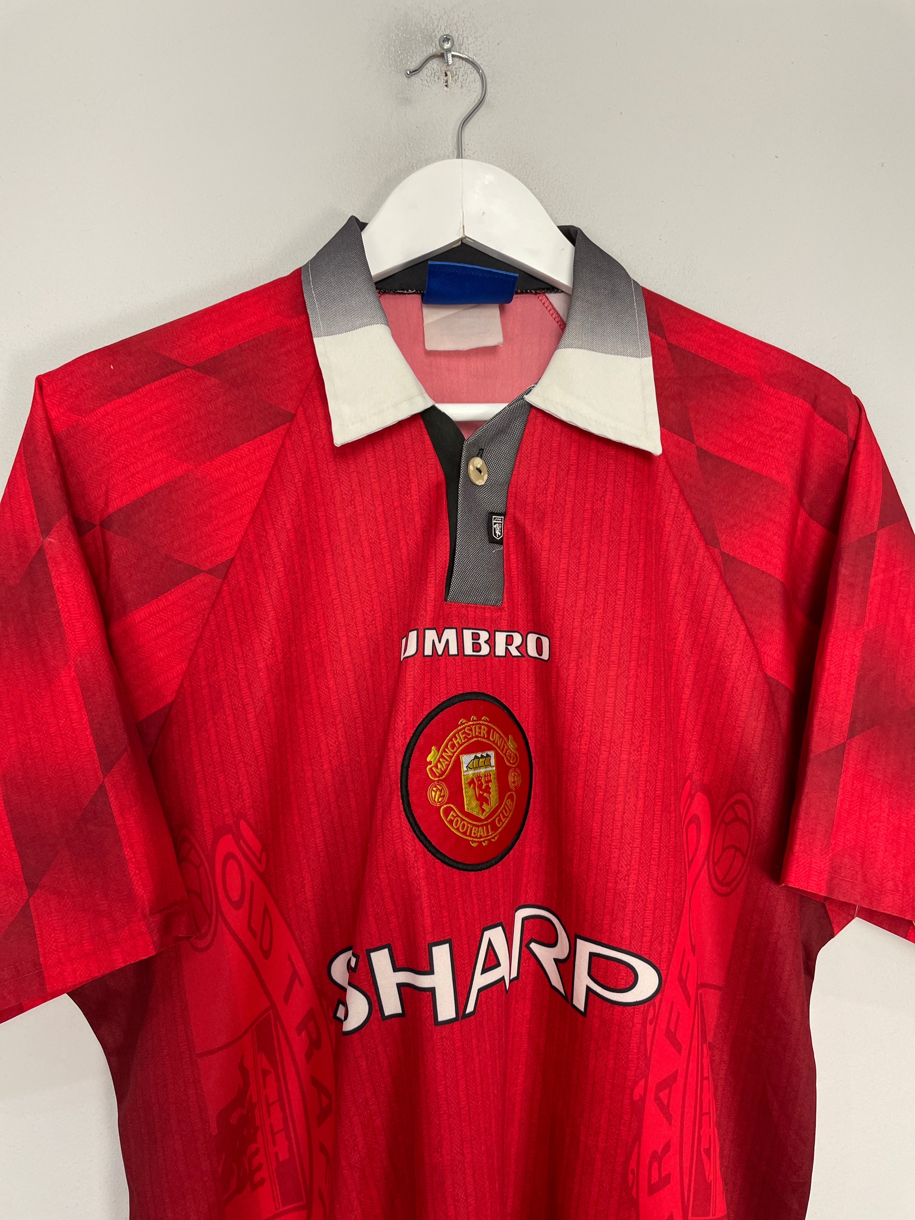 Shop 1996/98 MANCHESTER UNITED CANTONA #7 HOME SHIRT (L) UMBRO, classic football shirts, vintage football shirts & retro soccer jerseys at Cult Kits