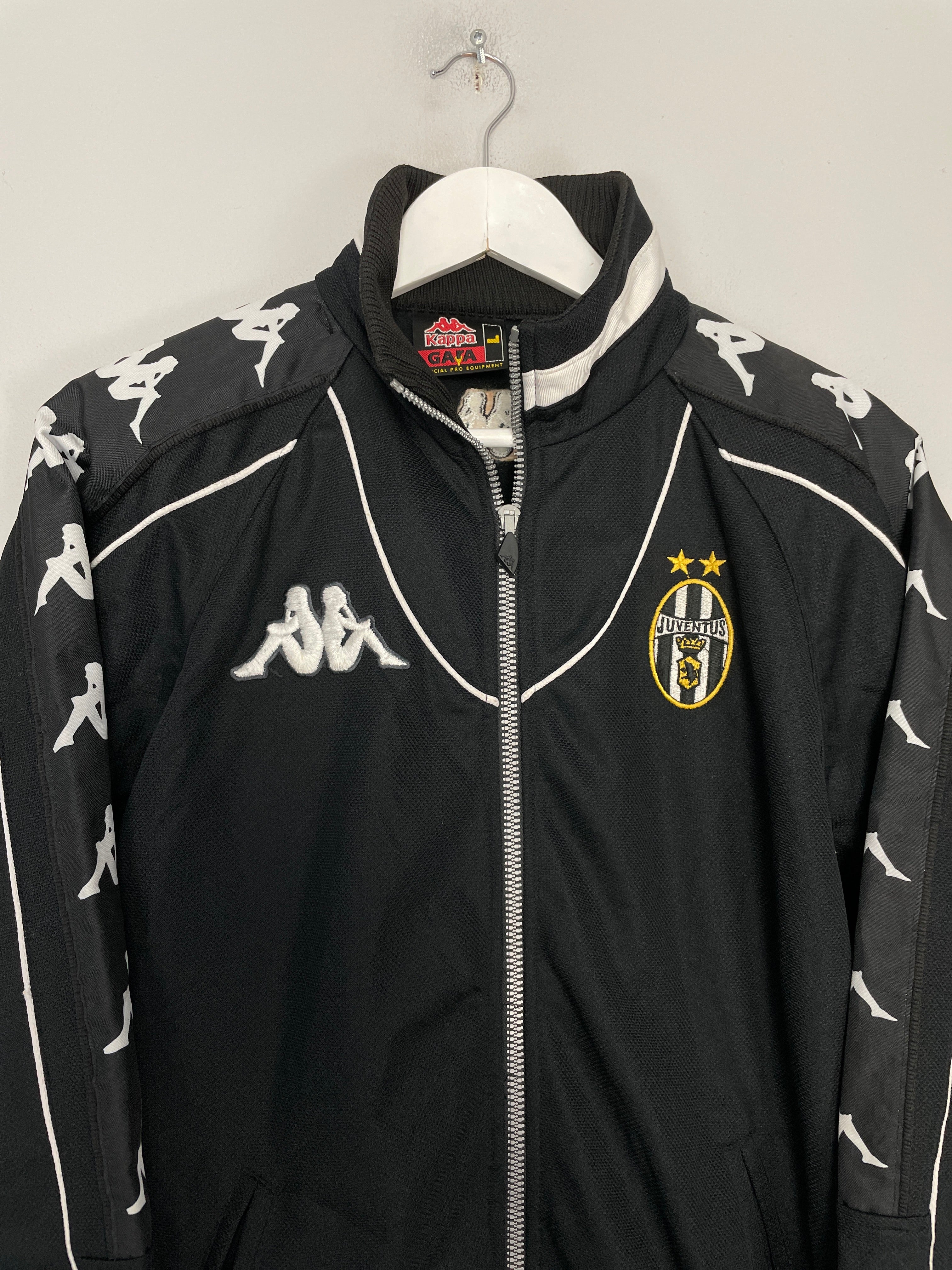 Shop 1999/00 JUVENTUS FULL TRACKSUIT (L) KAPPA, classic football shirts, vintage football shirts & retro soccer jerseys at Cult Kits