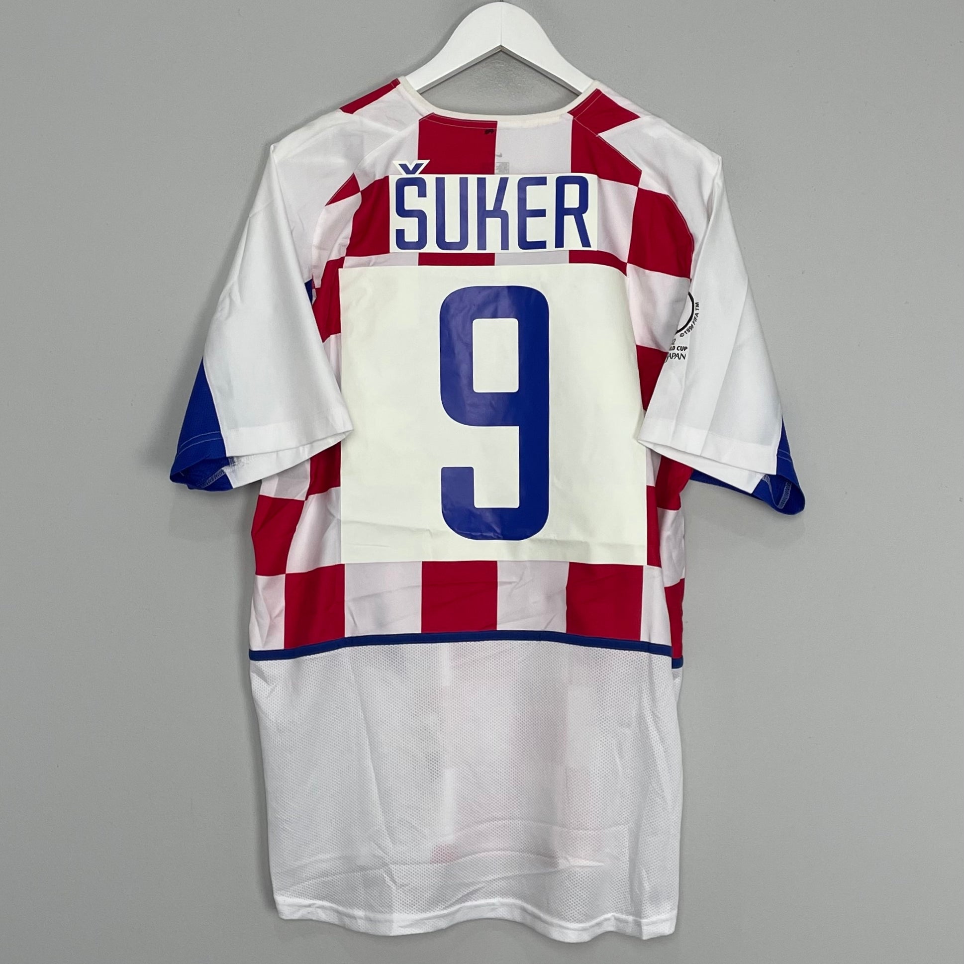 Shop 2002/04 CROATIA SUKER #9 HOME SHIRT (L) NIKE, classic football shirts, vintage football shirts & retro soccer jerseys at Cult Kits