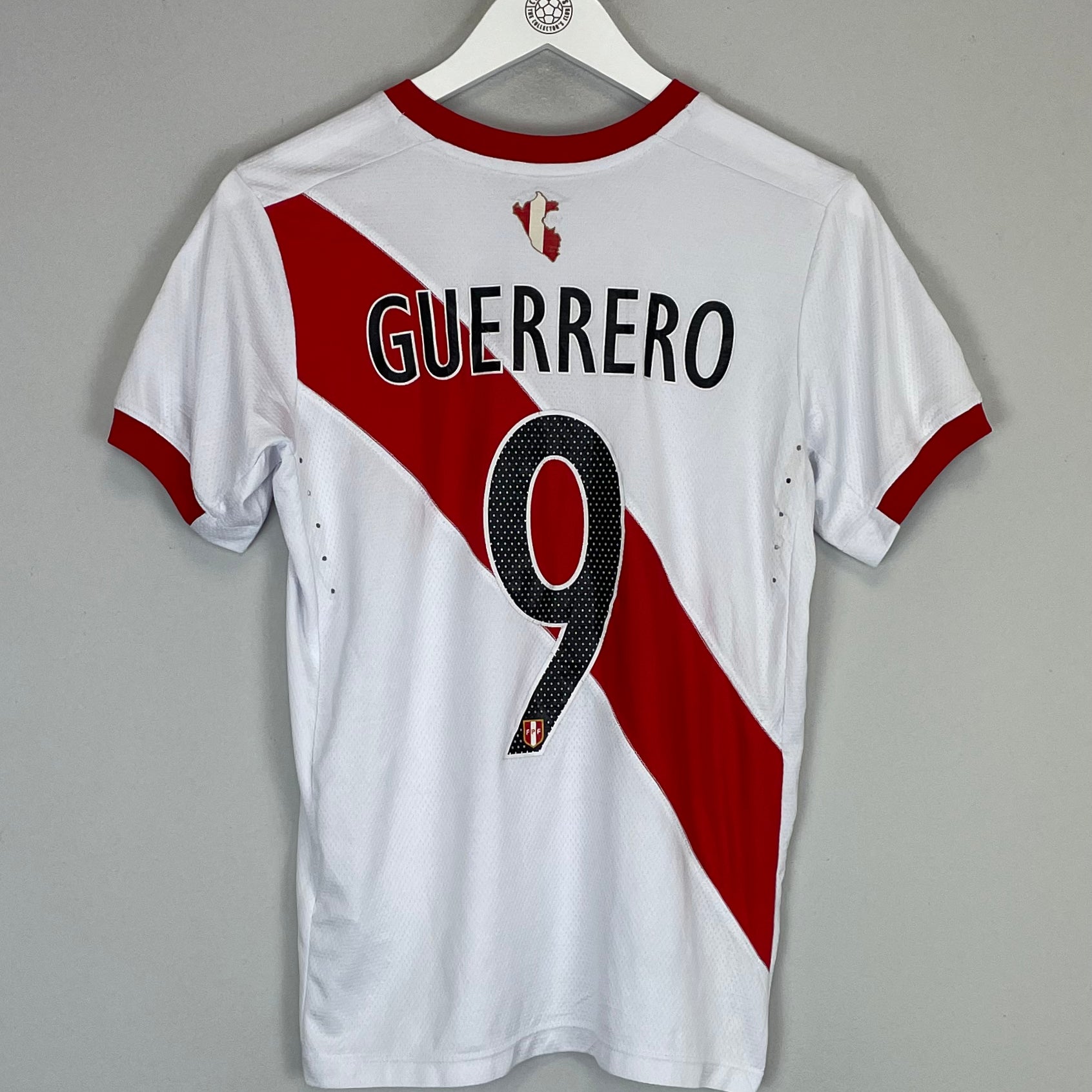 Shop 2018/19 PERU GUERRERO #9 HOME SHIRT (S) UMBRO, classic football shirts, vintage football shirts & retro soccer jerseys at Cult Kits