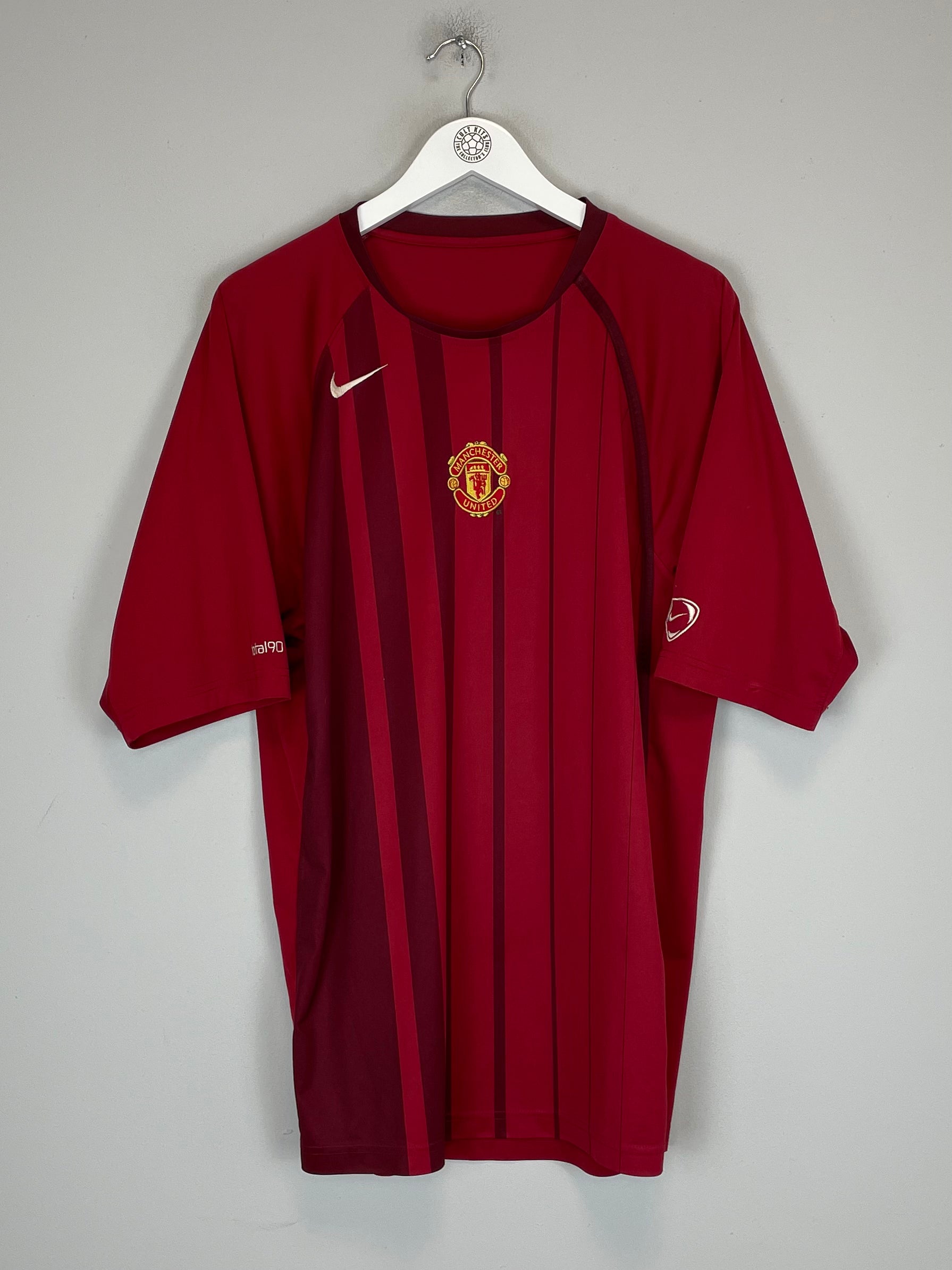 Shop 2004/05 MANCHESTER UNITED TRAINING SHIRT (XXL) NIKE, classic football shirts, vintage football shirts & retro soccer jerseys at Cult Kits