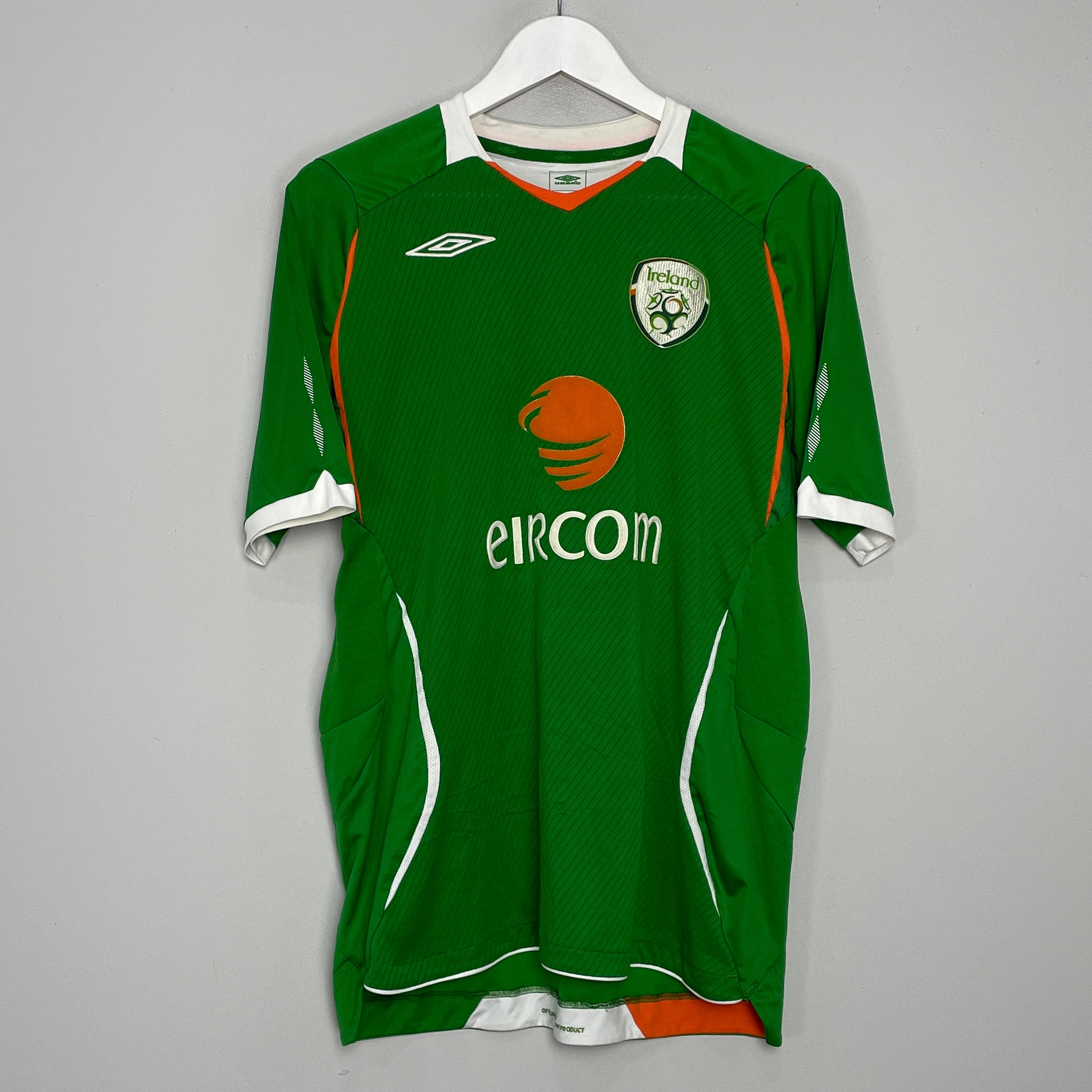 Shop 2008/10 IRELAND HOME SHIRT (L) UMBRO, classic football shirts, vintage football shirts & retro soccer jerseys at Cult Kits
