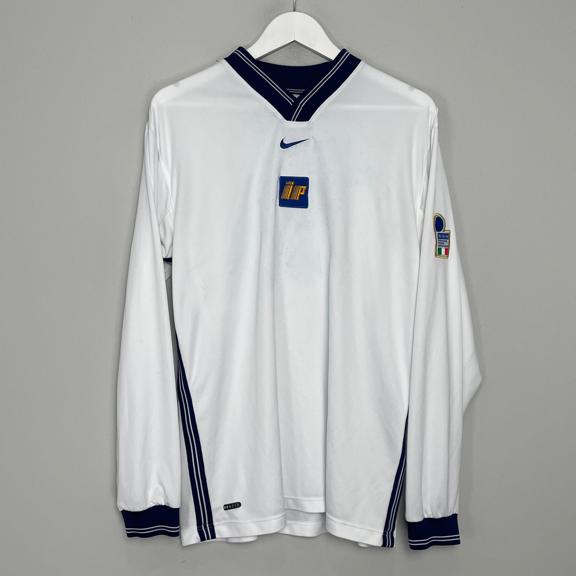 Shop 1998 ITALY L/S TRAINING SHIRT (L) NIKE, classic football shirts, vintage football shirts & retro soccer jerseys at Cult Kits