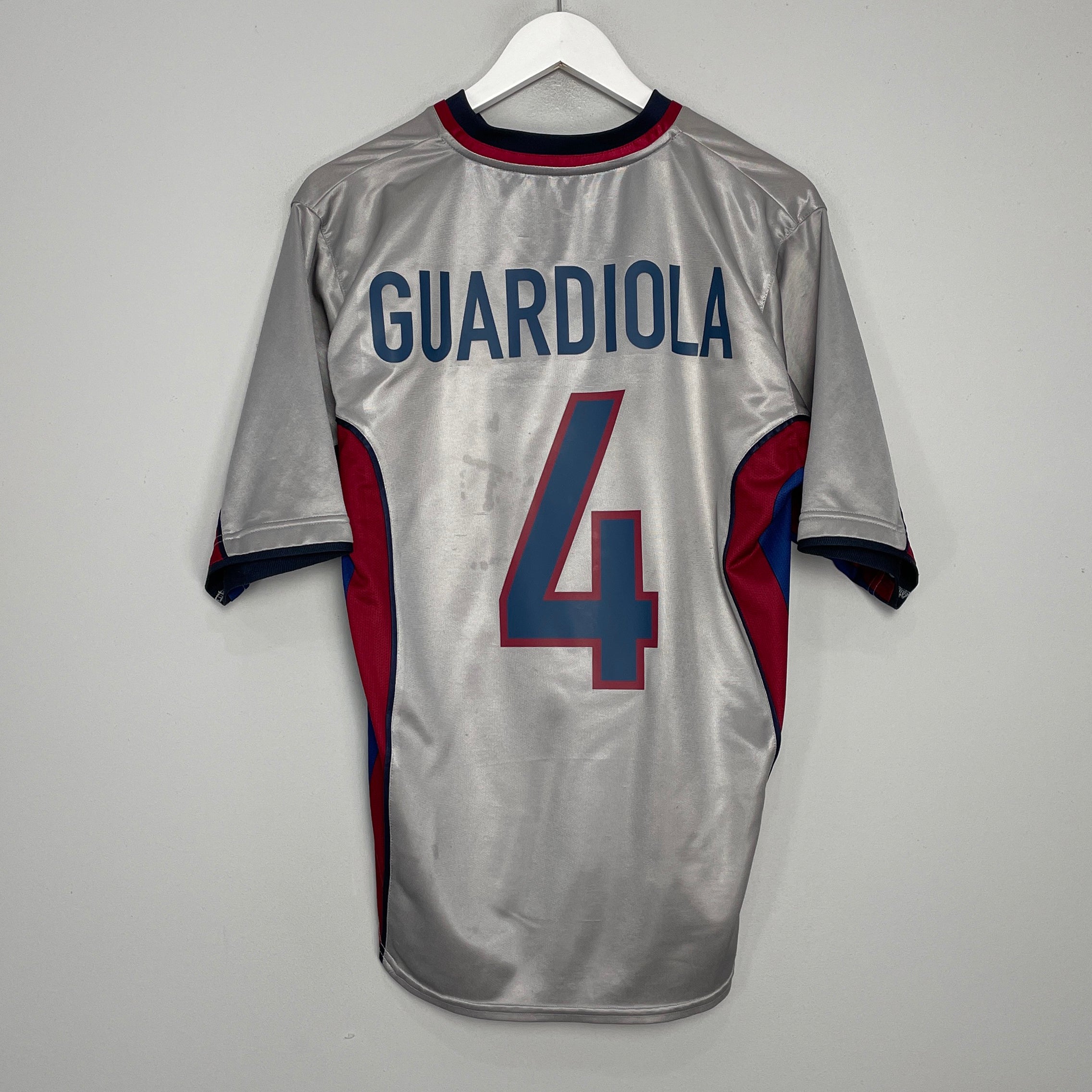 Shop 1998/01 BARCELONA GUARDIOLA #4 AWAY SHIRT (M) NIKE, classic football shirts, vintage football shirts & retro soccer jerseys at Cult Kits