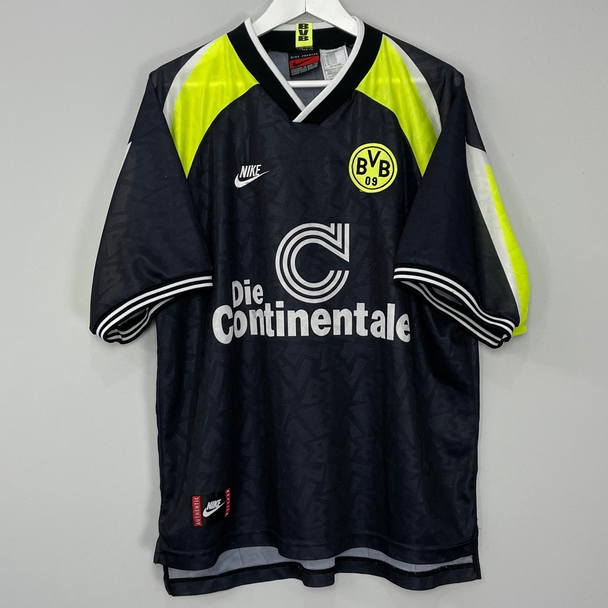 Shop 1995/96 DORTMUND AWAY SHIRT (XXL) NIKE, classic football shirts, vintage football shirts & retro soccer jerseys at Cult Kits