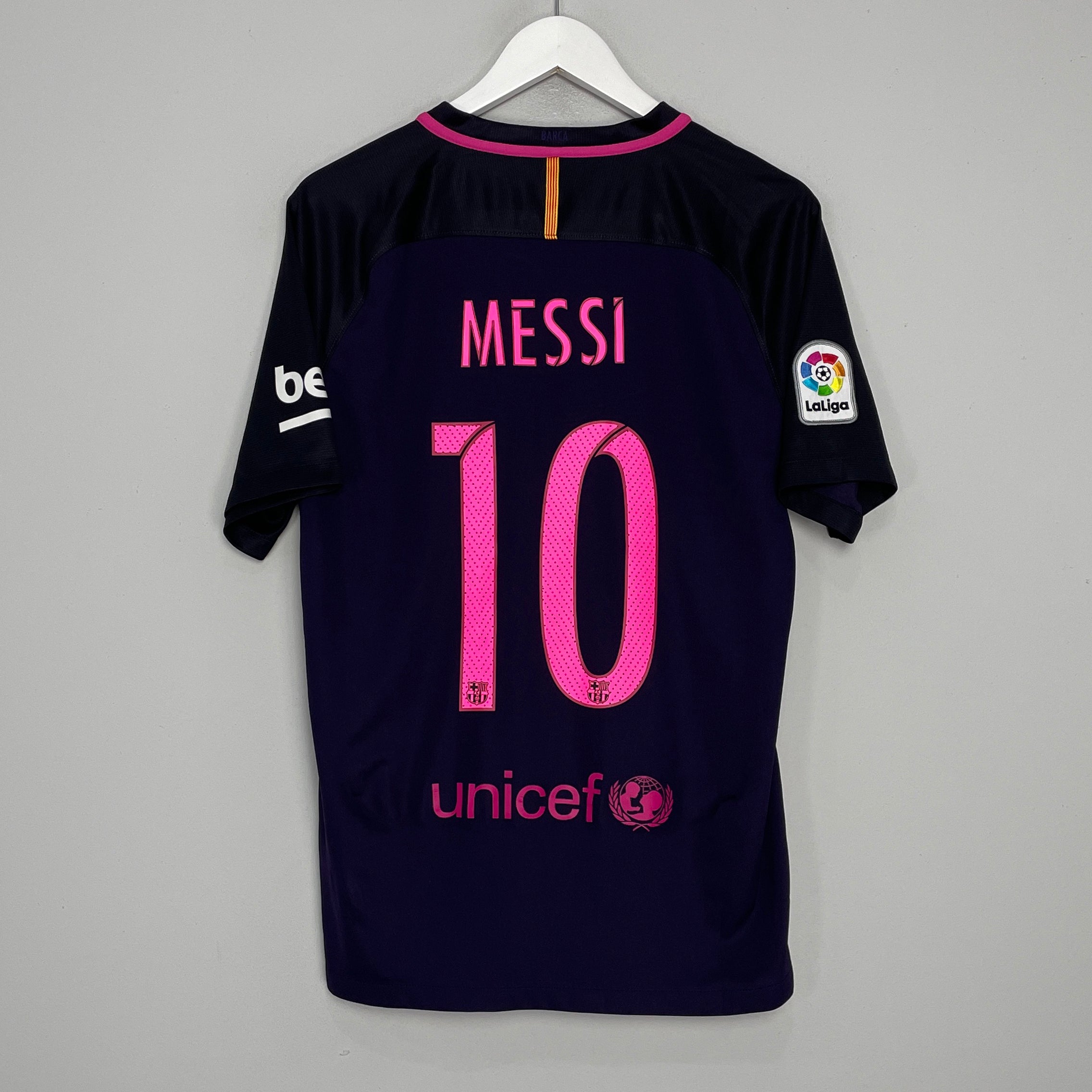 Shop 2016/17 BARCELONA MESSI #10 AWAY SHIRT (M) NIKE, classic football shirts, vintage football shirts & retro soccer jerseys at Cult Kits