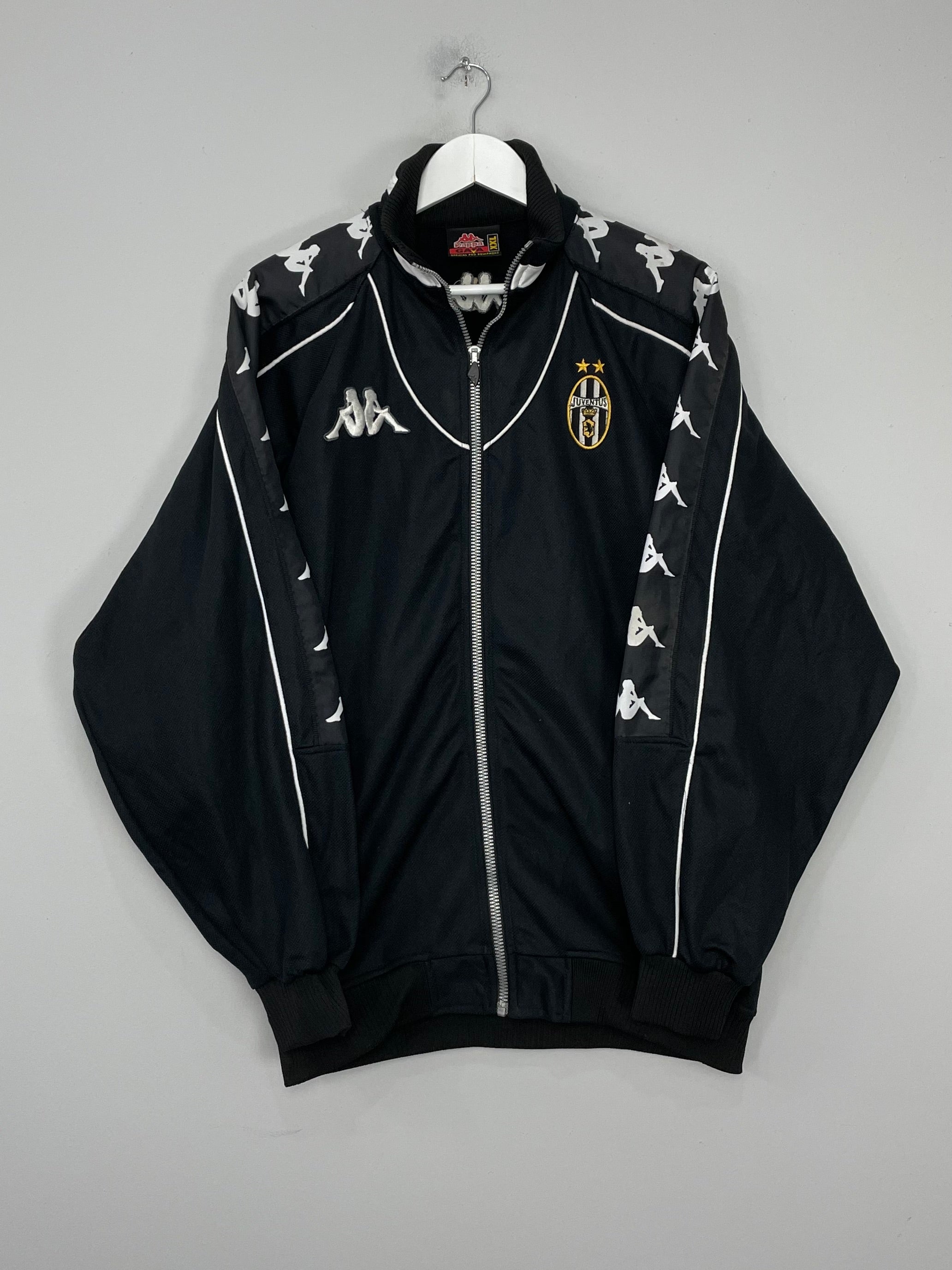 Shop 1999/00 JUVENTUS FULL TRACKSUIT (XXL) KAPPA, classic football shirts, vintage football shirts & retro soccer jerseys at Cult Kits