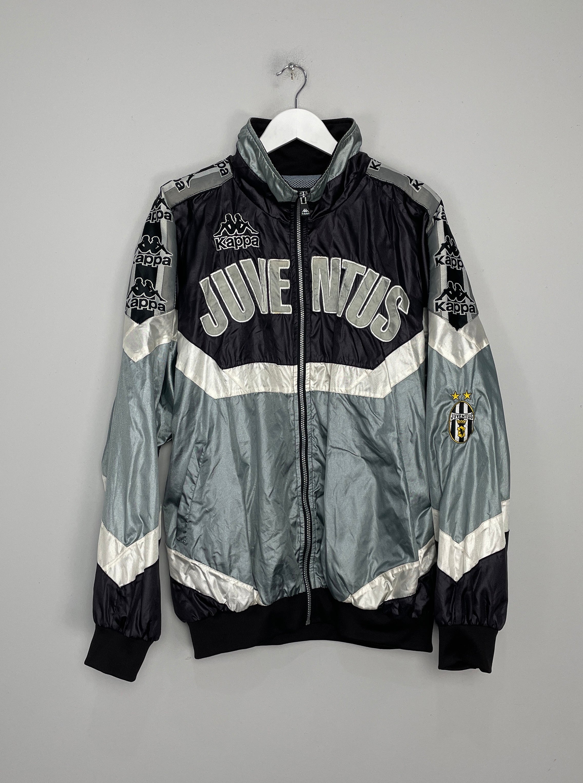 Shop 1995/97 JUVENTUS TRAINING JACKET (XL) KAPPA, classic football shirts, vintage football shirts & retro soccer jerseys at Cult Kits