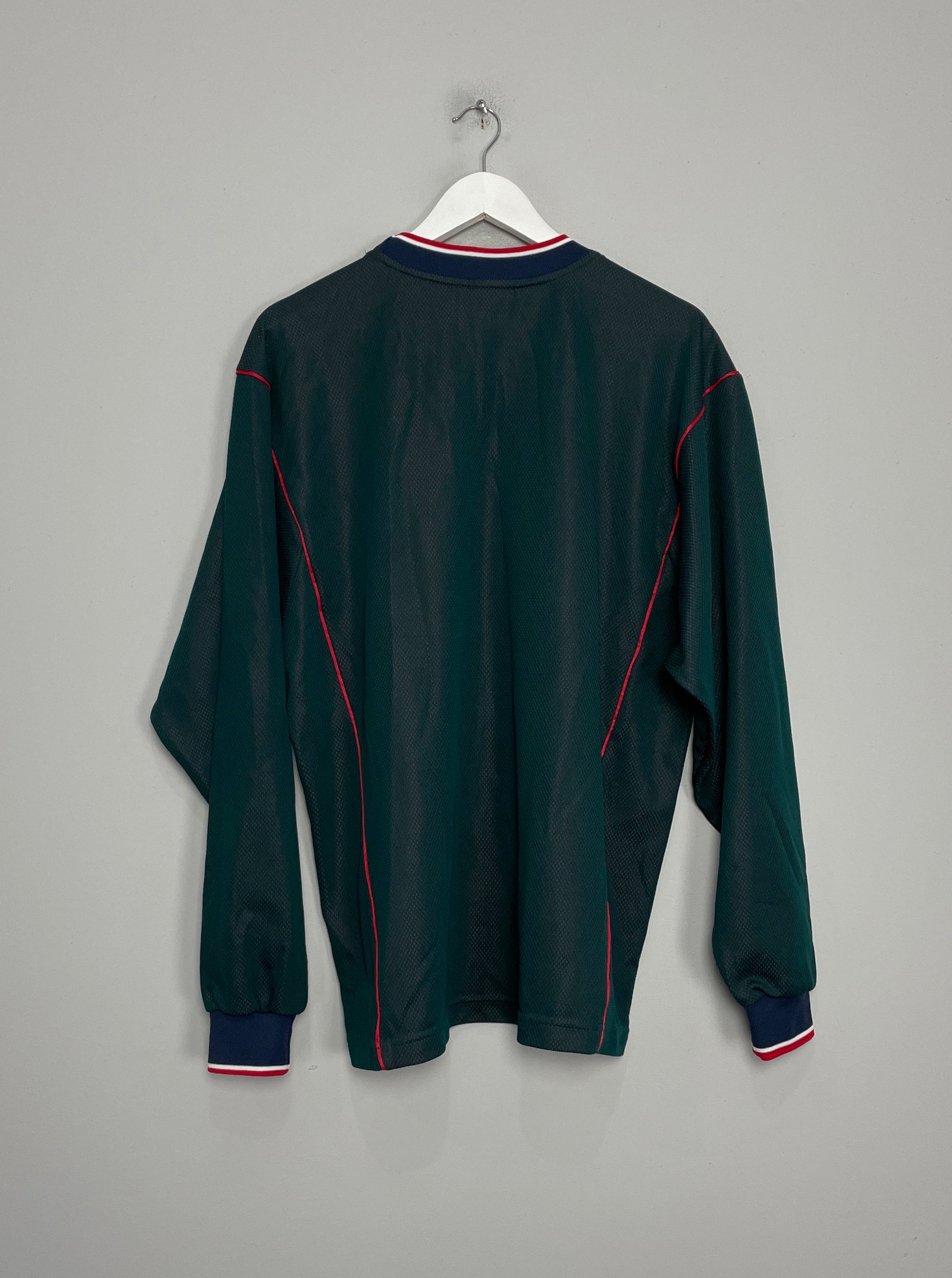 Shop 2000/01 WEST BROM GK SHIRT (XL) PATRICK, classic football shirts, vintage football shirts & retro soccer jerseys at Cult Kits