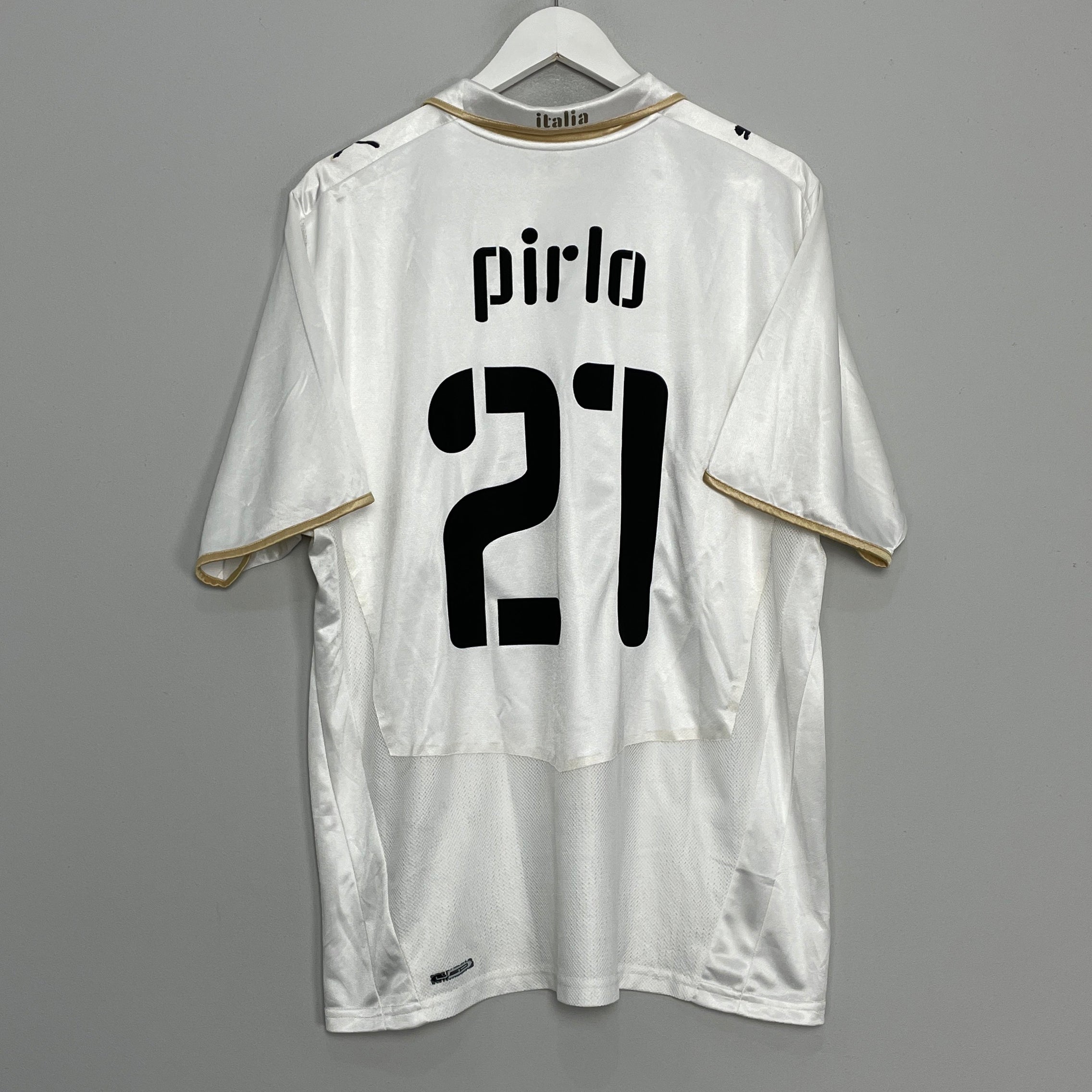 Shop 2008/09 ITALY PIRLO #21 AWAY SHIRT (XL) PUMA, classic football shirts, vintage football shirts & retro soccer jerseys at Cult Kits