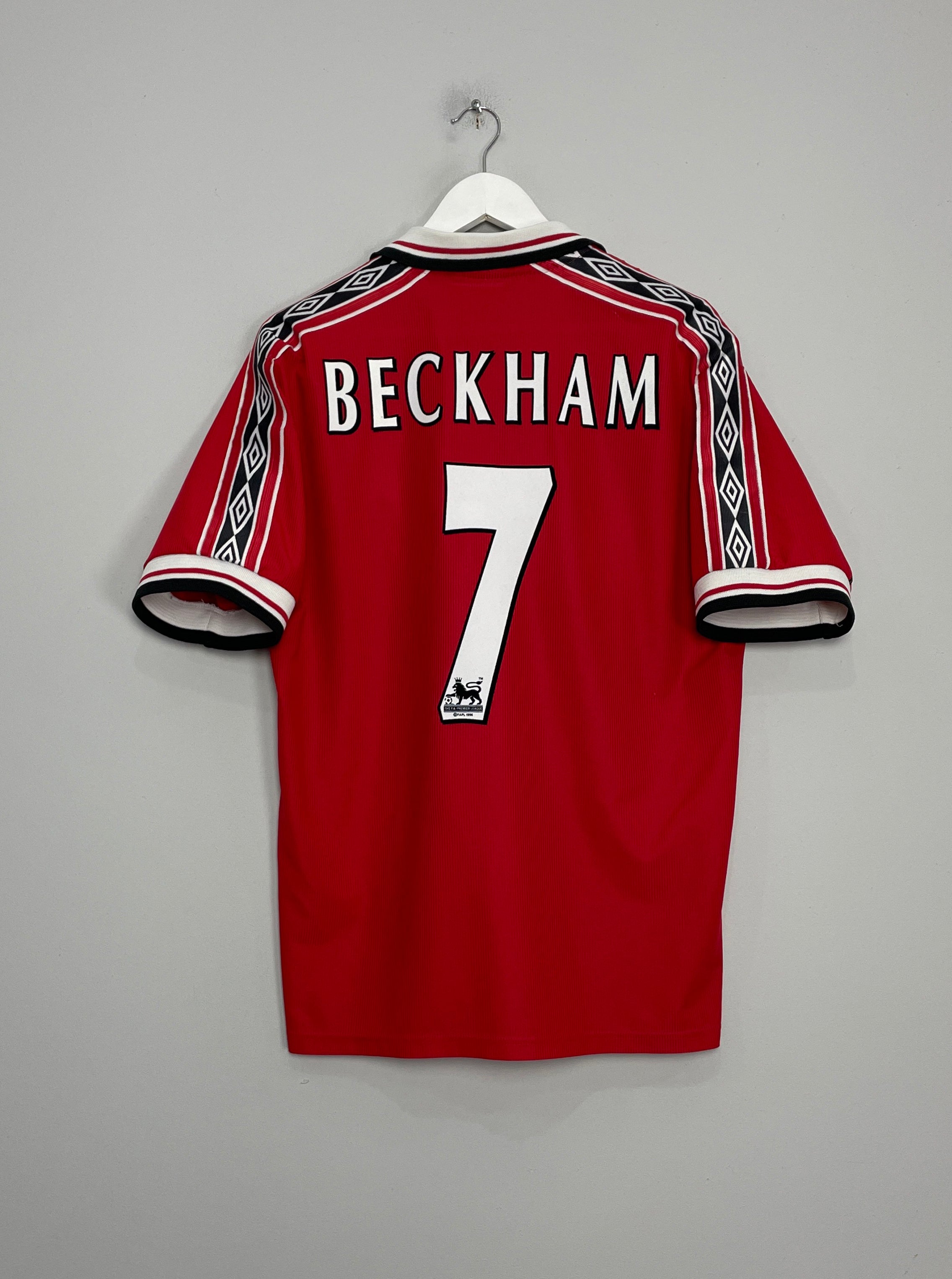 Shop 1998/00 MANCHESTER UNITED BECKHAM #7 HOME SHIRT (L) UMBRO, classic football shirts, vintage football shirts & retro soccer jerseys at Cult Kits