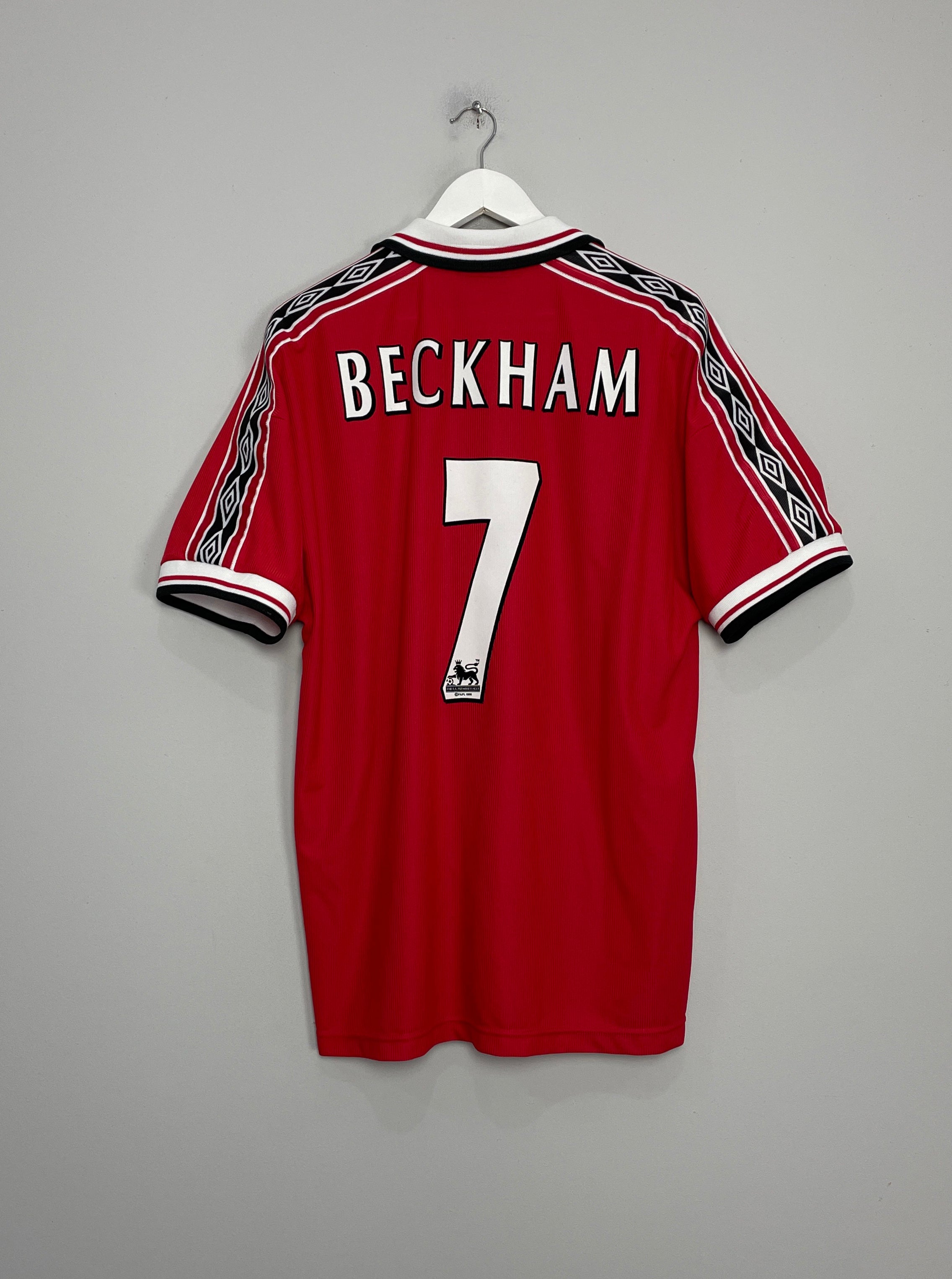 Shop 1998/00 MANCHESTER UNITED BECKHAM #7 HOME SHIRT (XL) UMBRO, classic football shirts, vintage football shirts & retro soccer jerseys at Cult Kits