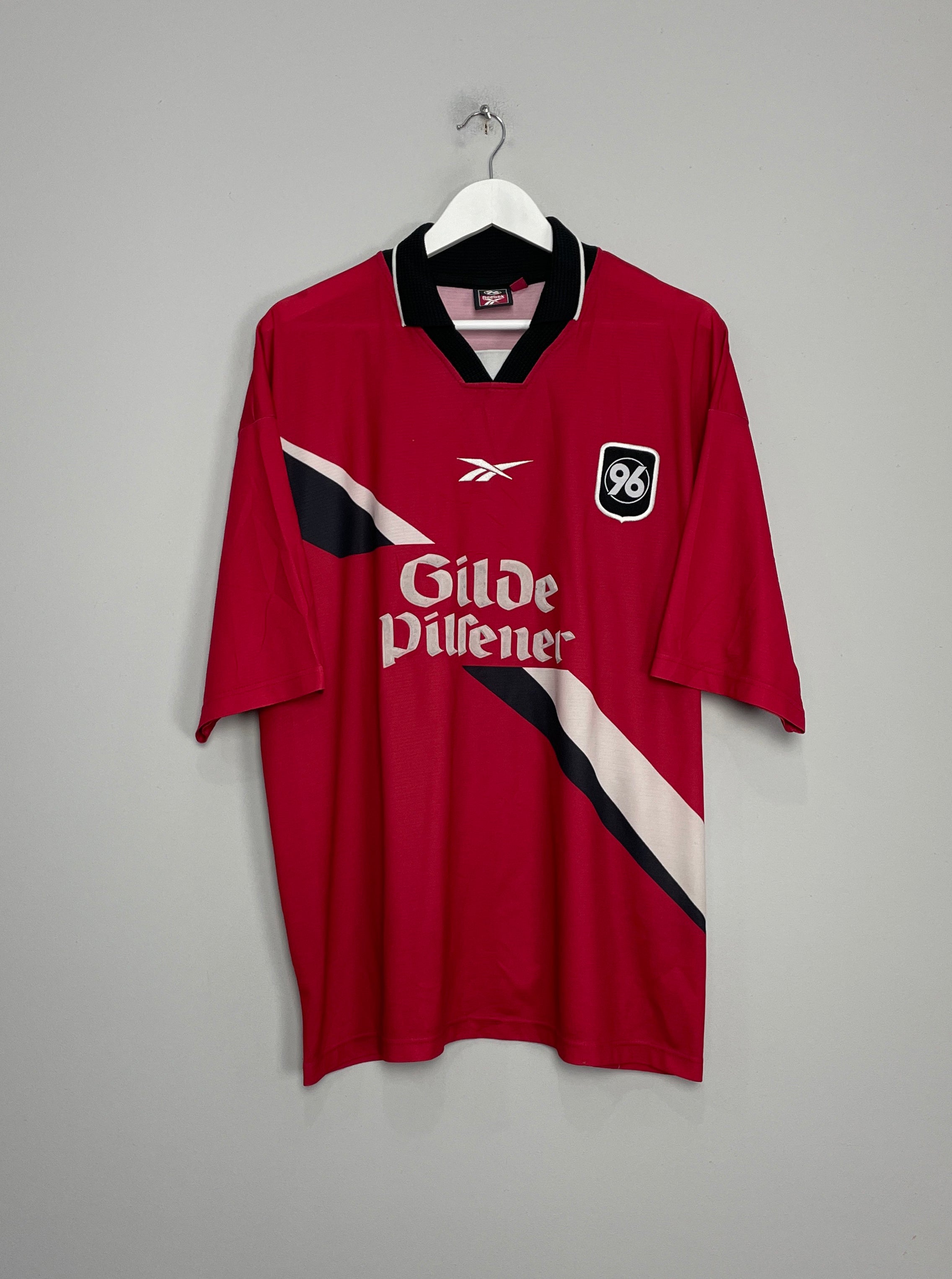 Shop 1999/00 HANNOVER 96 HOME SHIRT (XL) REEBOK, classic football shirts, vintage football shirts & retro soccer jerseys at Cult Kits