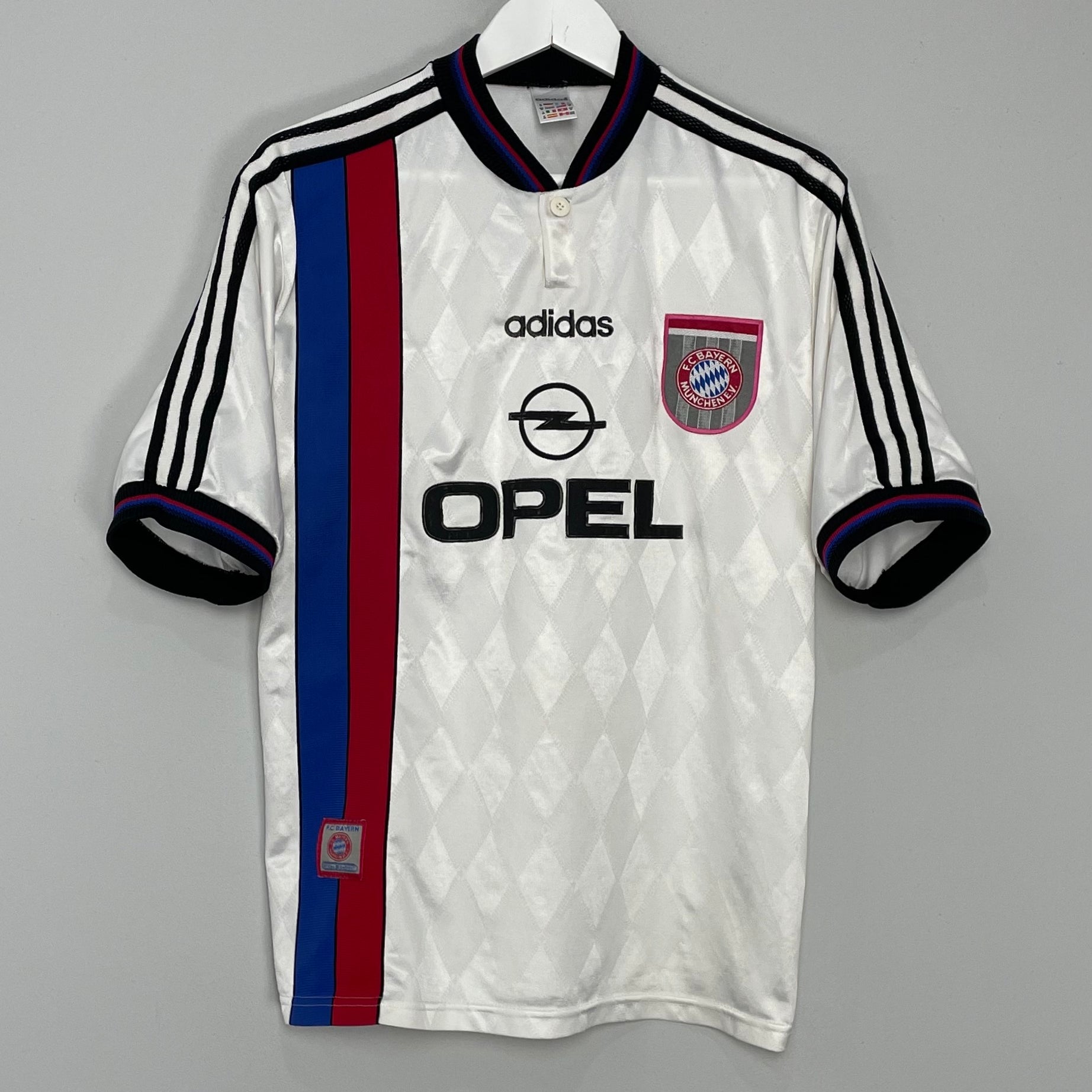 Shop 1996/98 BAYERN MUNICH AWAY SHIRT (M) ADIDAS, classic football shirts, vintage football shirts & retro soccer jerseys at Cult Kits