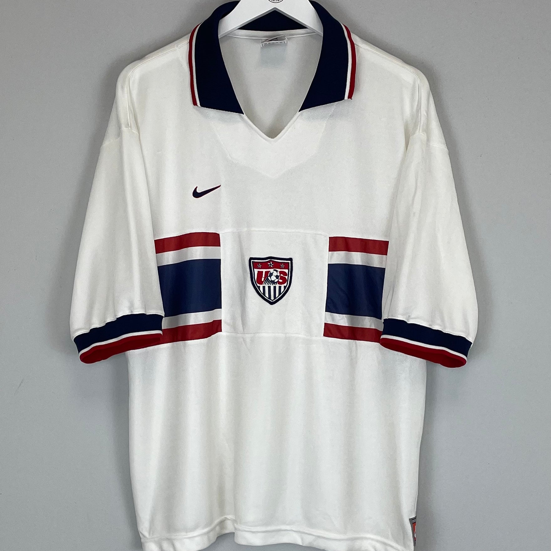 Shop 1995/98 USA HOME SHIRT (L) NIKE, classic football shirts, vintage football shirts & retro soccer jerseys at Cult Kits