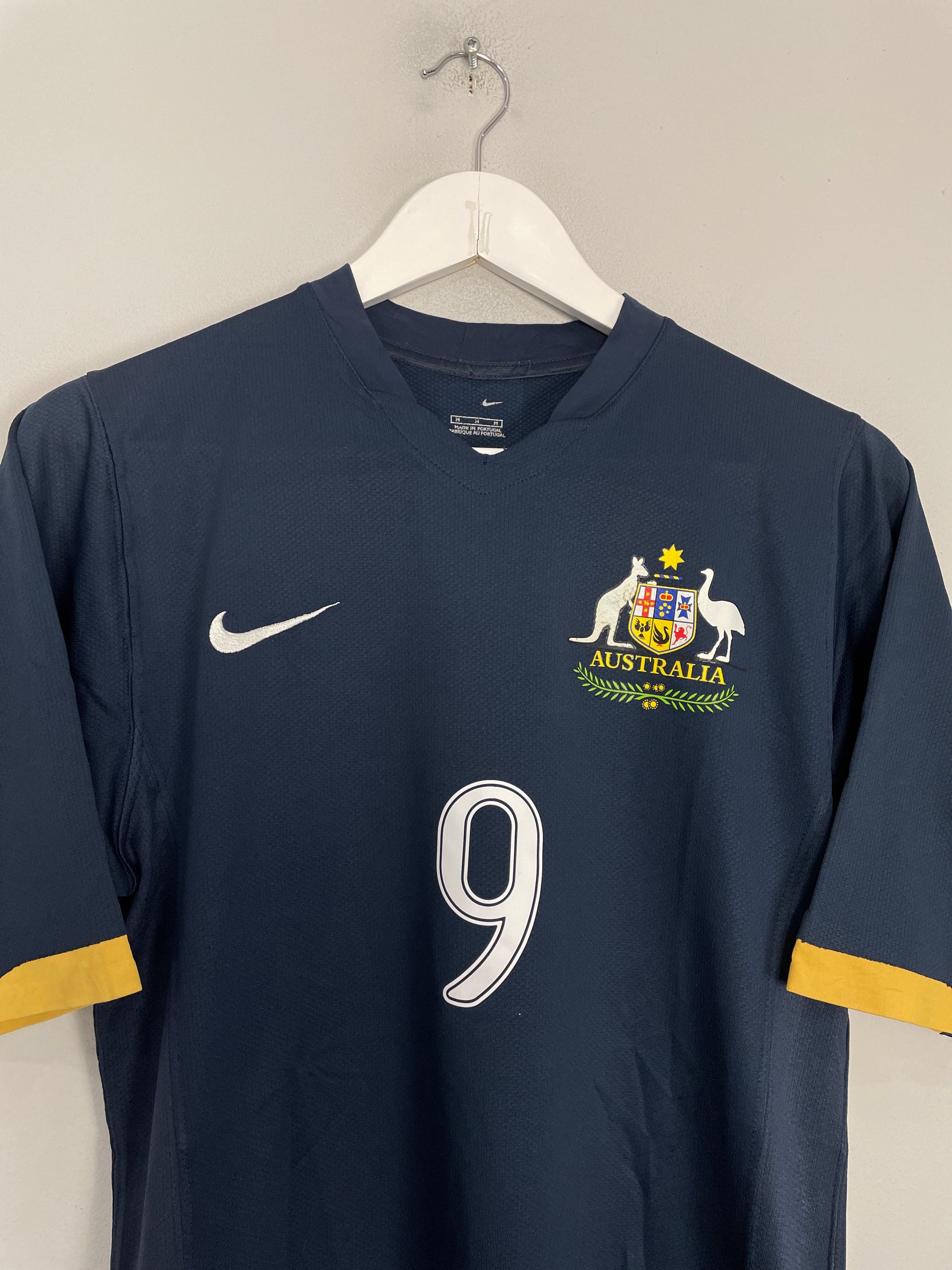 Shop 2006/08 AUSTRALIA VIDUKA #9 AWAY SHIRT (M) NIKE, classic football shirts, vintage football shirts & retro soccer jerseys at Cult Kits