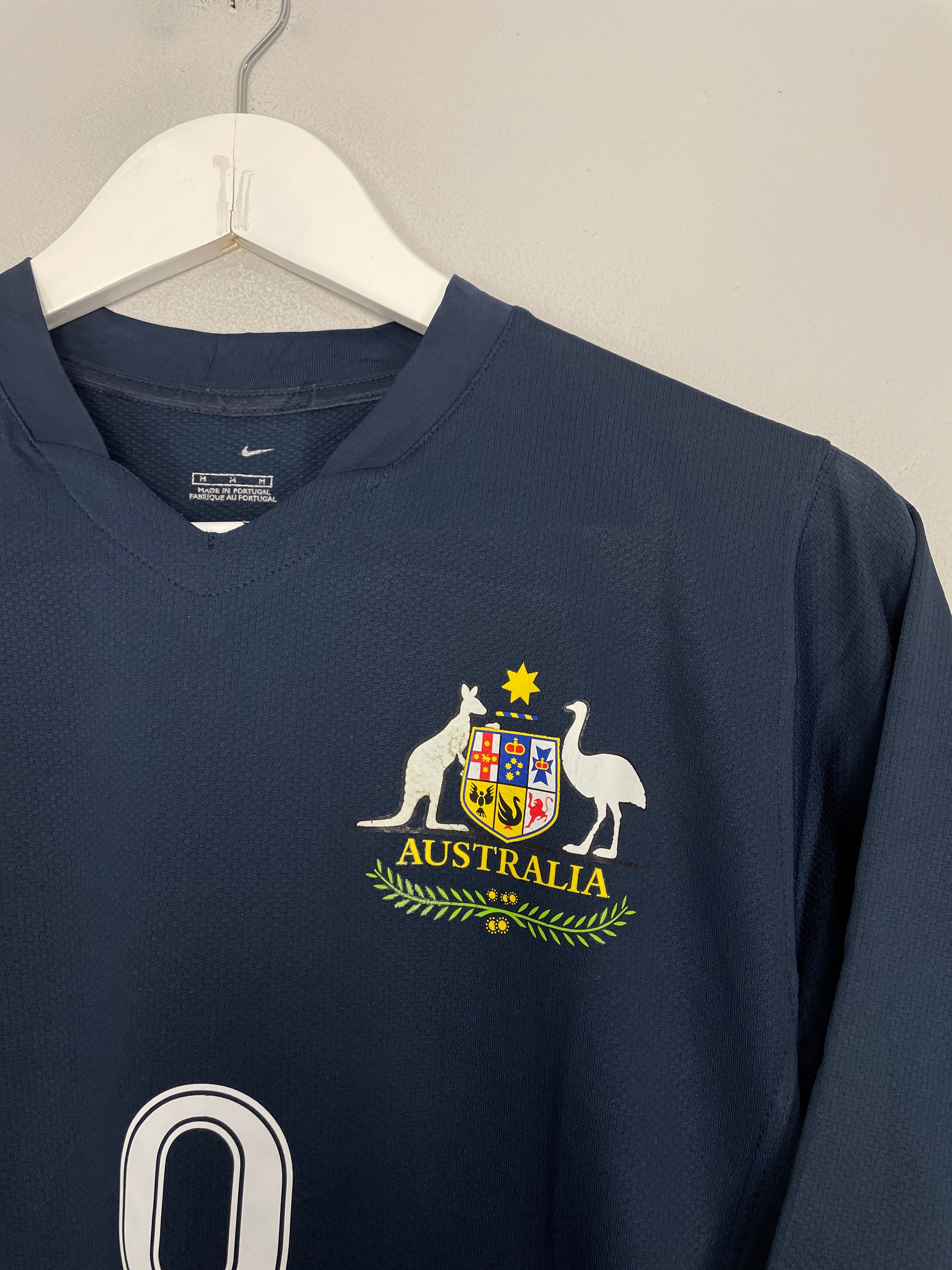 Shop 2006/08 AUSTRALIA VIDUKA #9 AWAY SHIRT (M) NIKE, classic football shirts, vintage football shirts & retro soccer jerseys at Cult Kits
