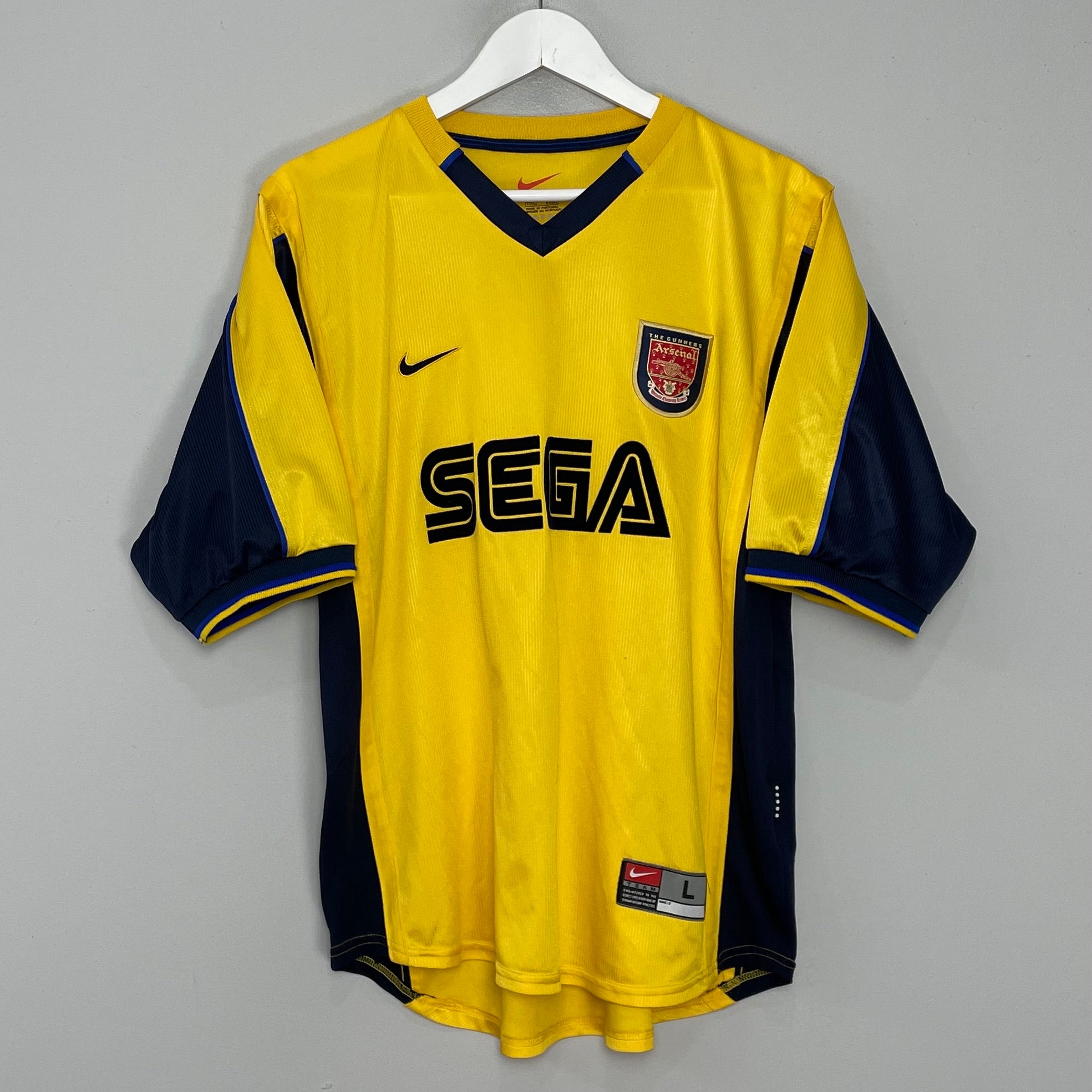 Shop 1999/01 ARSENAL AWAY SHIRT (L) NIKE, classic football shirts, vintage football shirts & retro soccer jerseys at Cult Kits