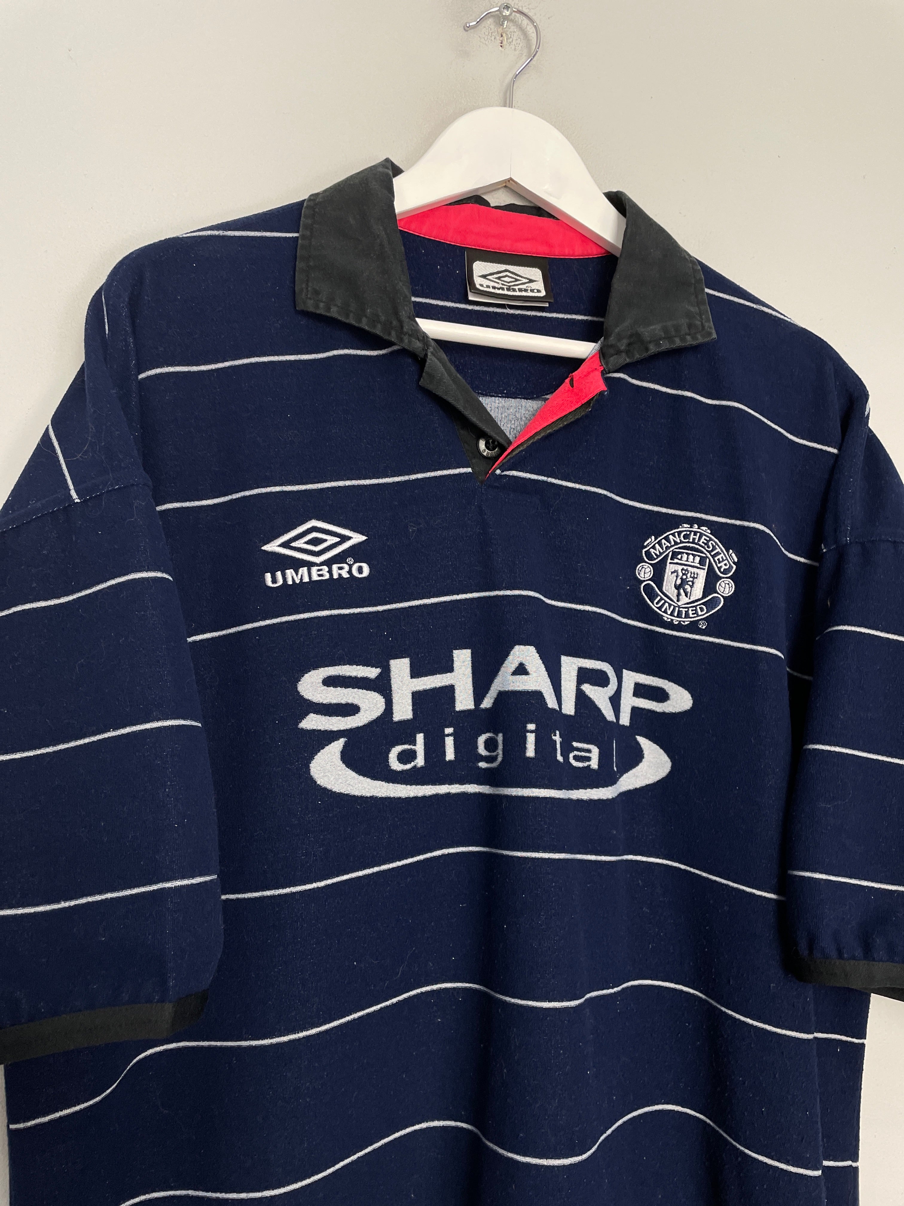 Shop 1999/00 MANCHESTER UNITED SCHOLES #18 AWAY SHIRT (XL) UMBRO, classic football shirts, vintage football shirts & retro soccer jerseys at Cult Kits