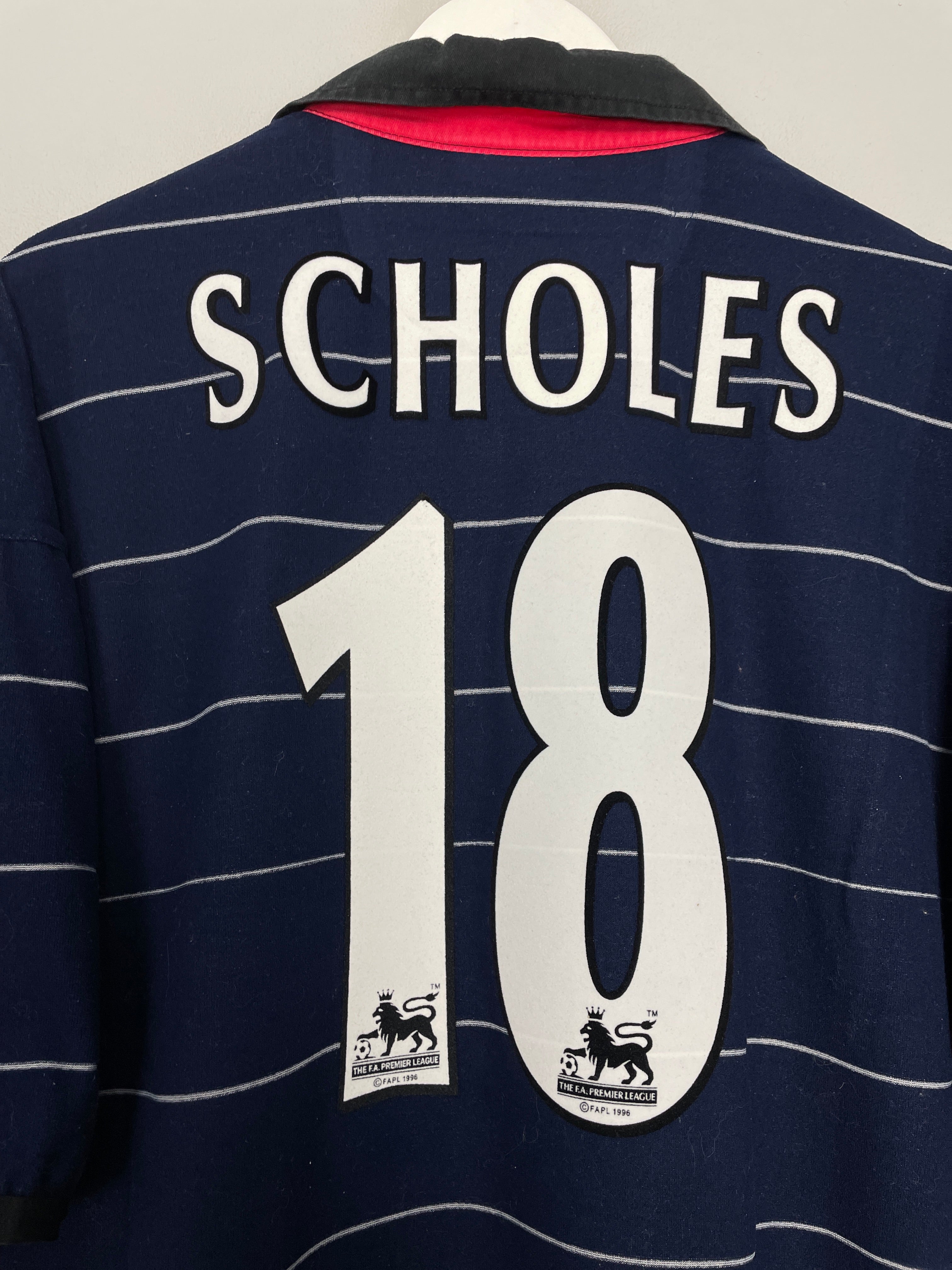 Shop 1999/00 MANCHESTER UNITED SCHOLES #18 AWAY SHIRT (XL) UMBRO, classic football shirts, vintage football shirts & retro soccer jerseys at Cult Kits