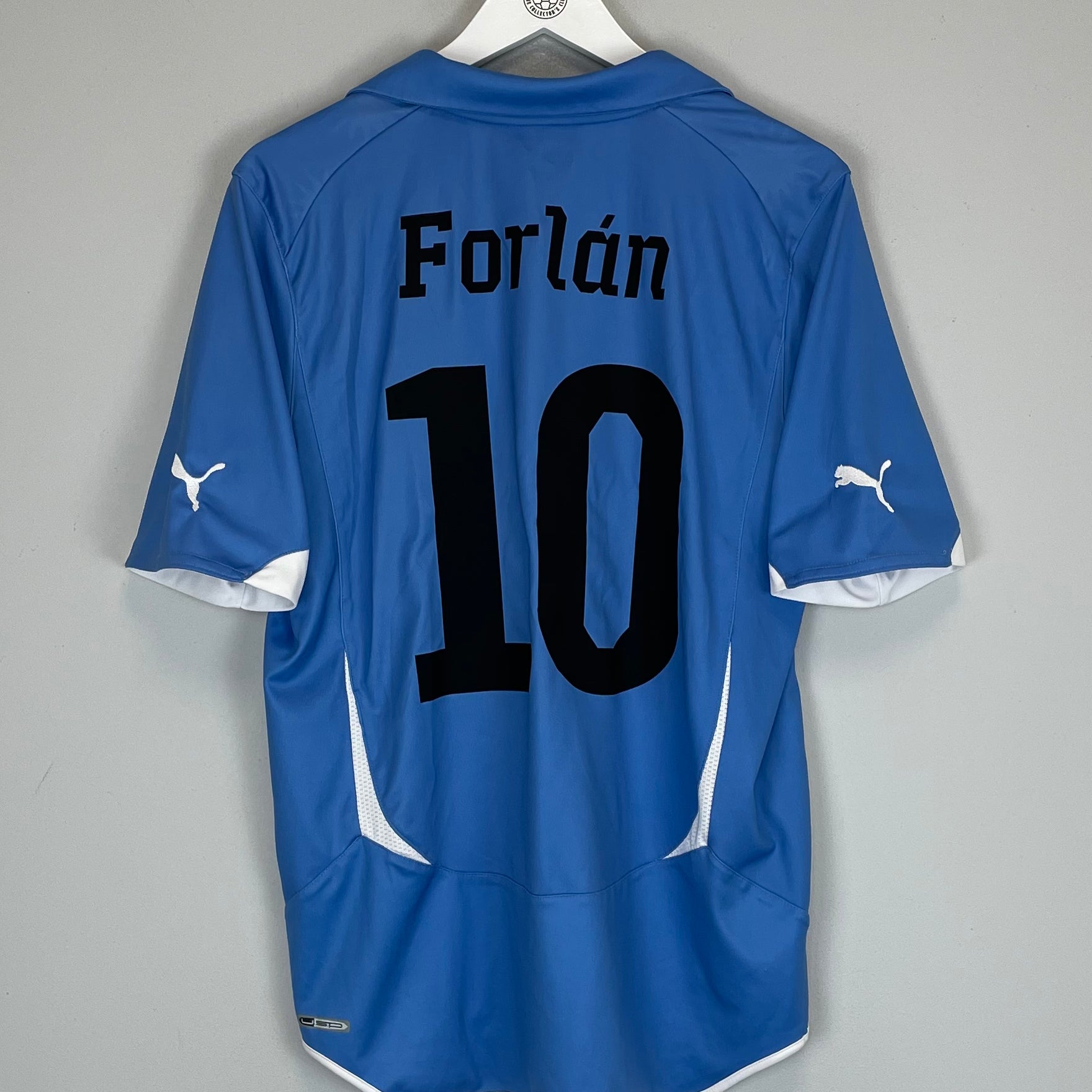 Shop 2010/11 URUGUAY FORLAN #10 HOME SHIRT (L) PUMA, classic football shirts, vintage football shirts & retro soccer jerseys at Cult Kits