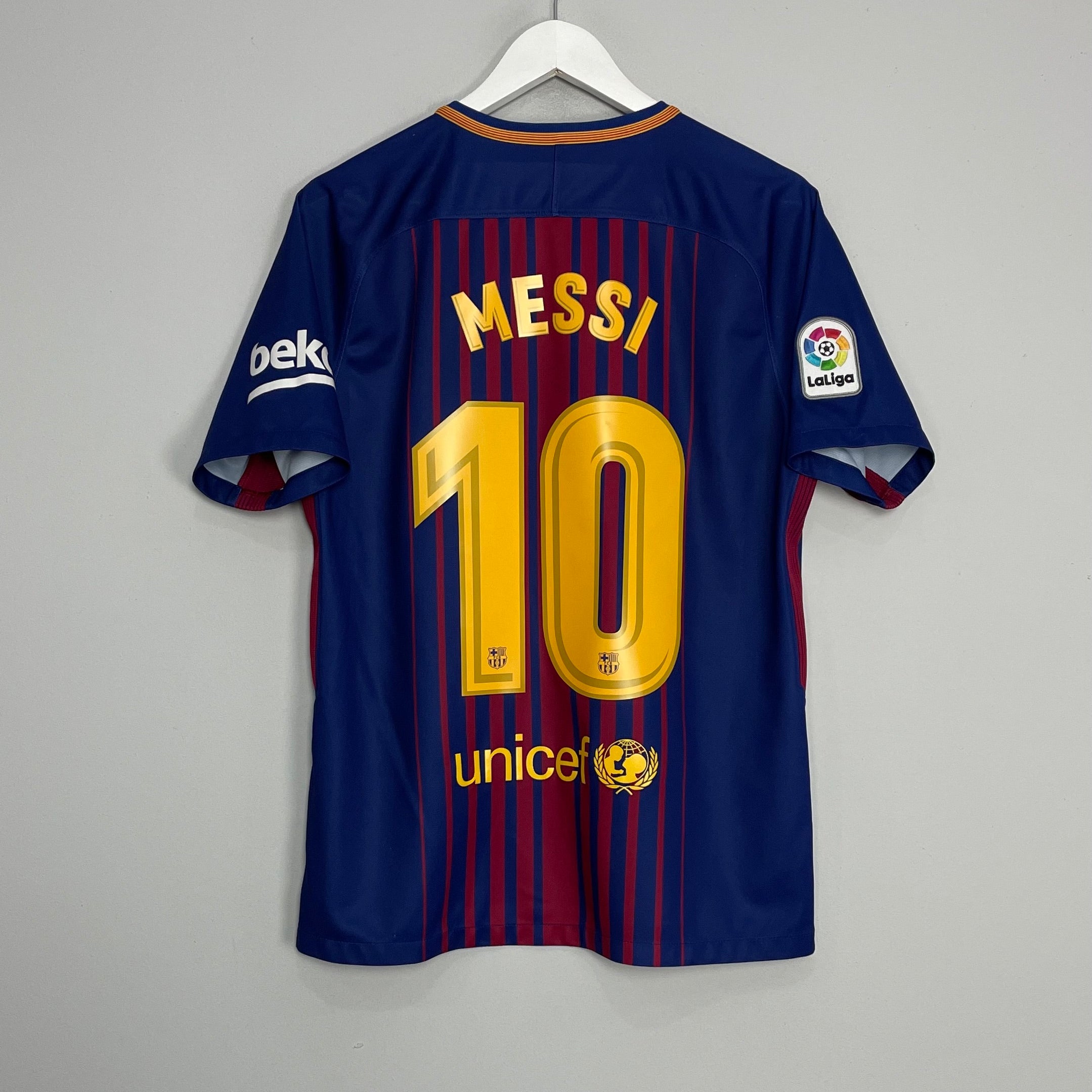 Shop 2018/19 BARCELONA MESSI #10 HOME SHIRT (M) NIKE, classic football shirts, vintage football shirts & retro soccer jerseys at Cult Kits