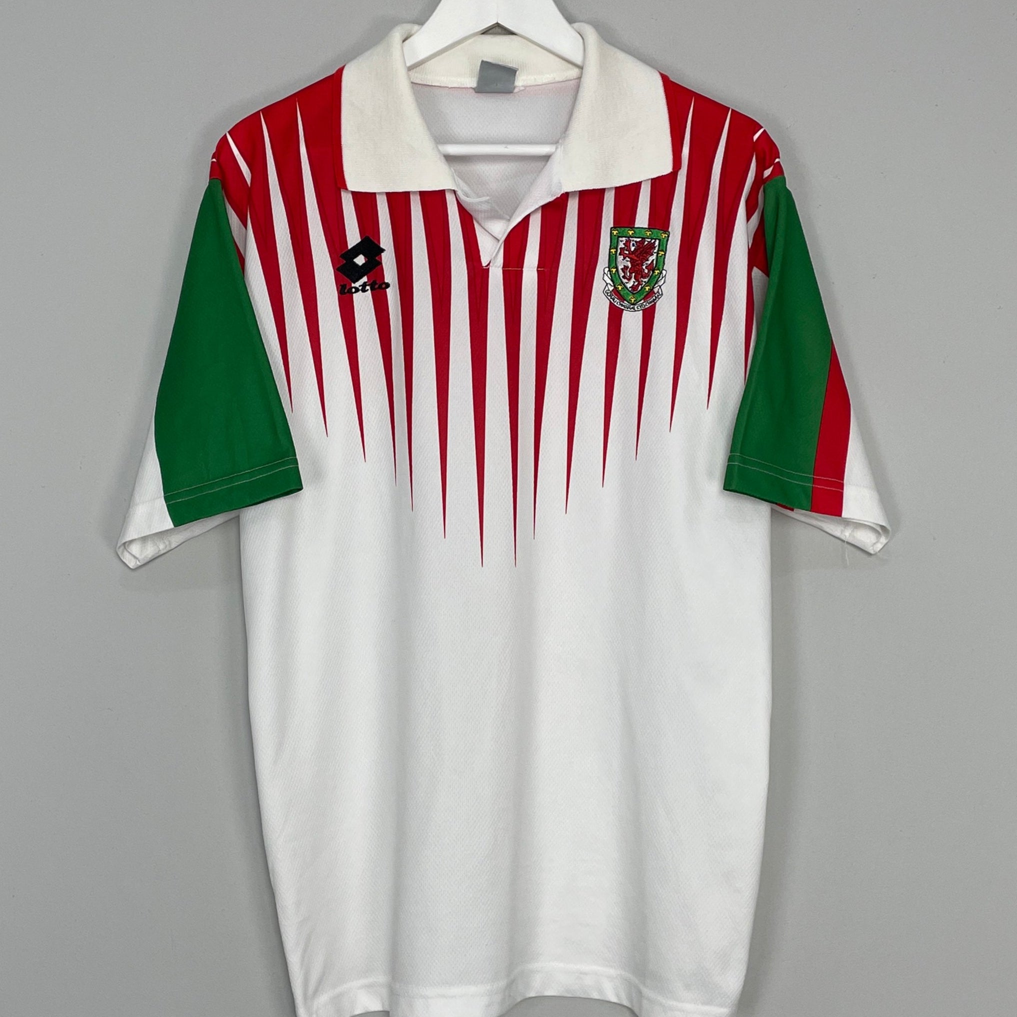 Shop 1996/98 WALES AWAY SHIRT (L) LOTTO, classic football shirts, vintage football shirts & retro soccer jerseys at Cult Kits
