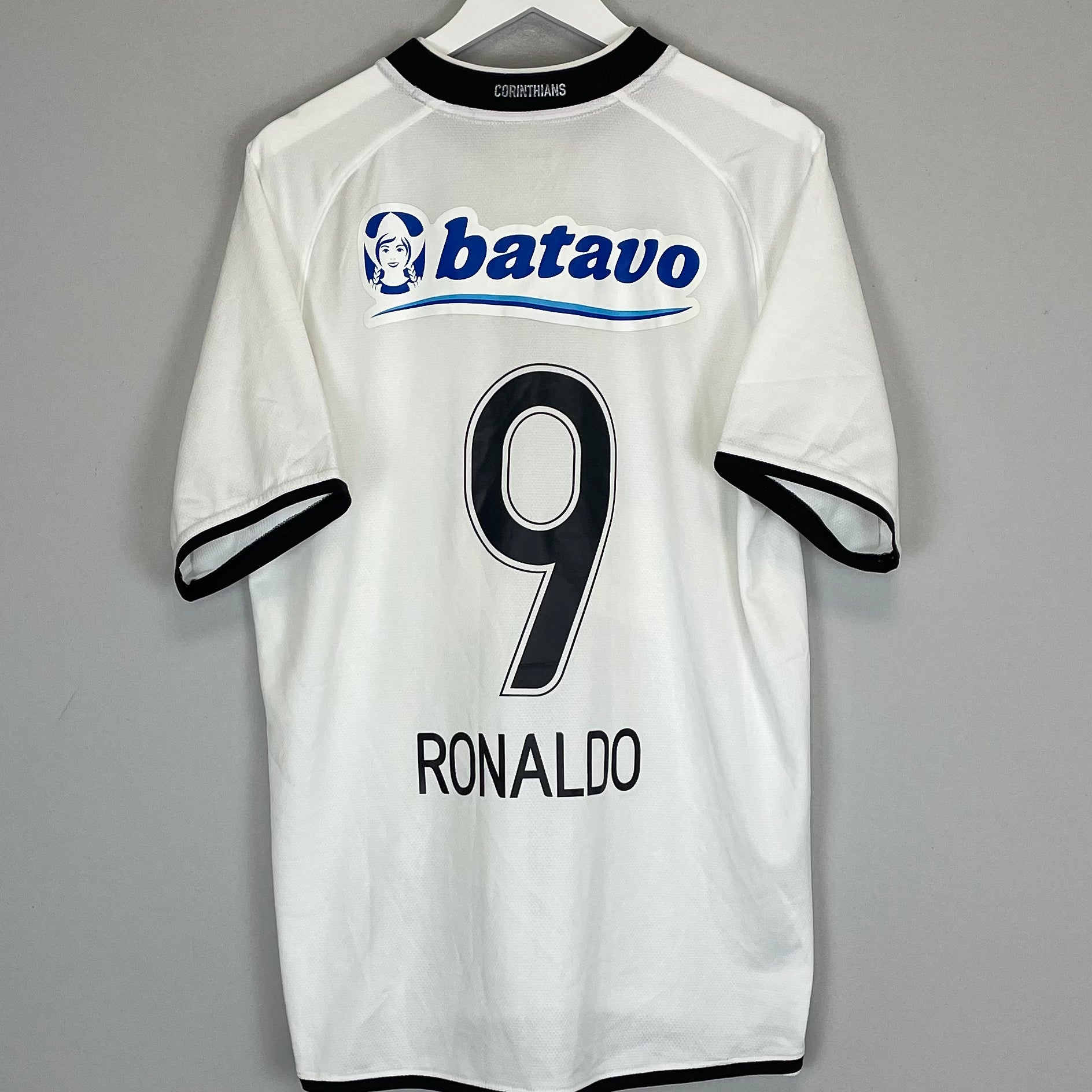 Shop 2009/10 CORINTHIANS RONALDO #9 HOME SHIRT (L) NIKE, classic football shirts, vintage football shirts & retro soccer jerseys at Cult Kits