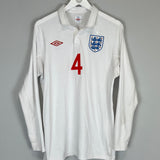 2010/11 ENGLAND GERRARD #4 L/S HOME SHIRT (M) UMBRO