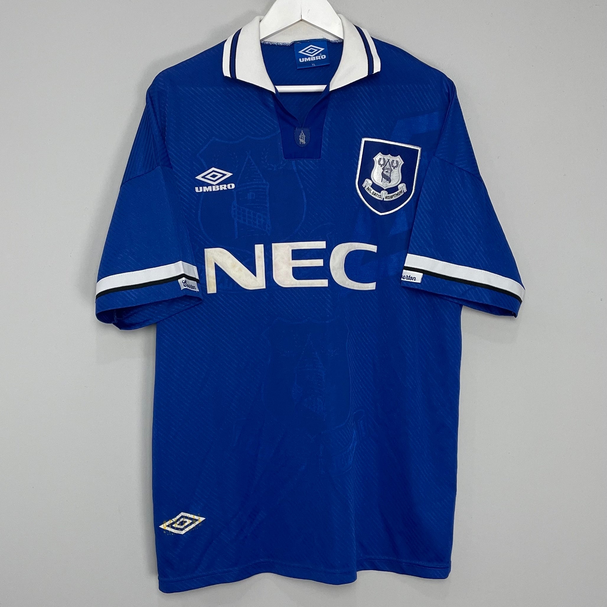 Shop 1993/95 EVERTON HOME SHIRT (XL) UMBRO, classic football shirts, vintage football shirts & retro soccer jerseys at Cult Kits