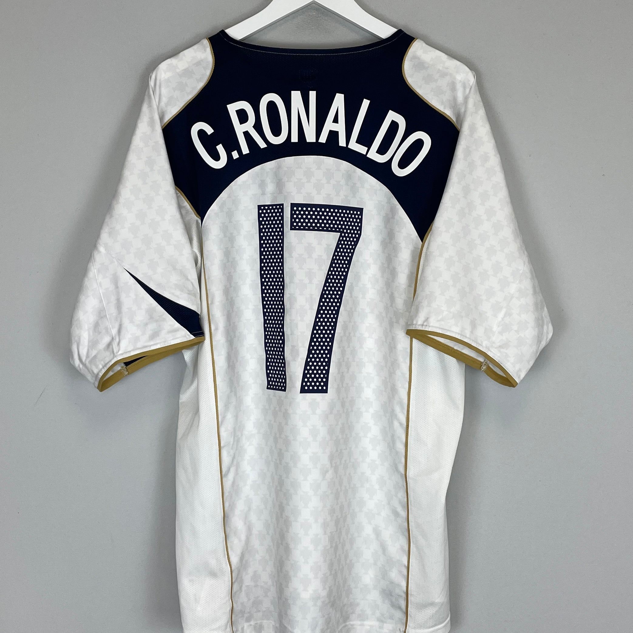 Shop 2004/06 PORTUGAL C.RONALDO #17 AWAY SHIRT (XXL) NIKE, classic football shirts, vintage football shirts & retro soccer jerseys at Cult Kits