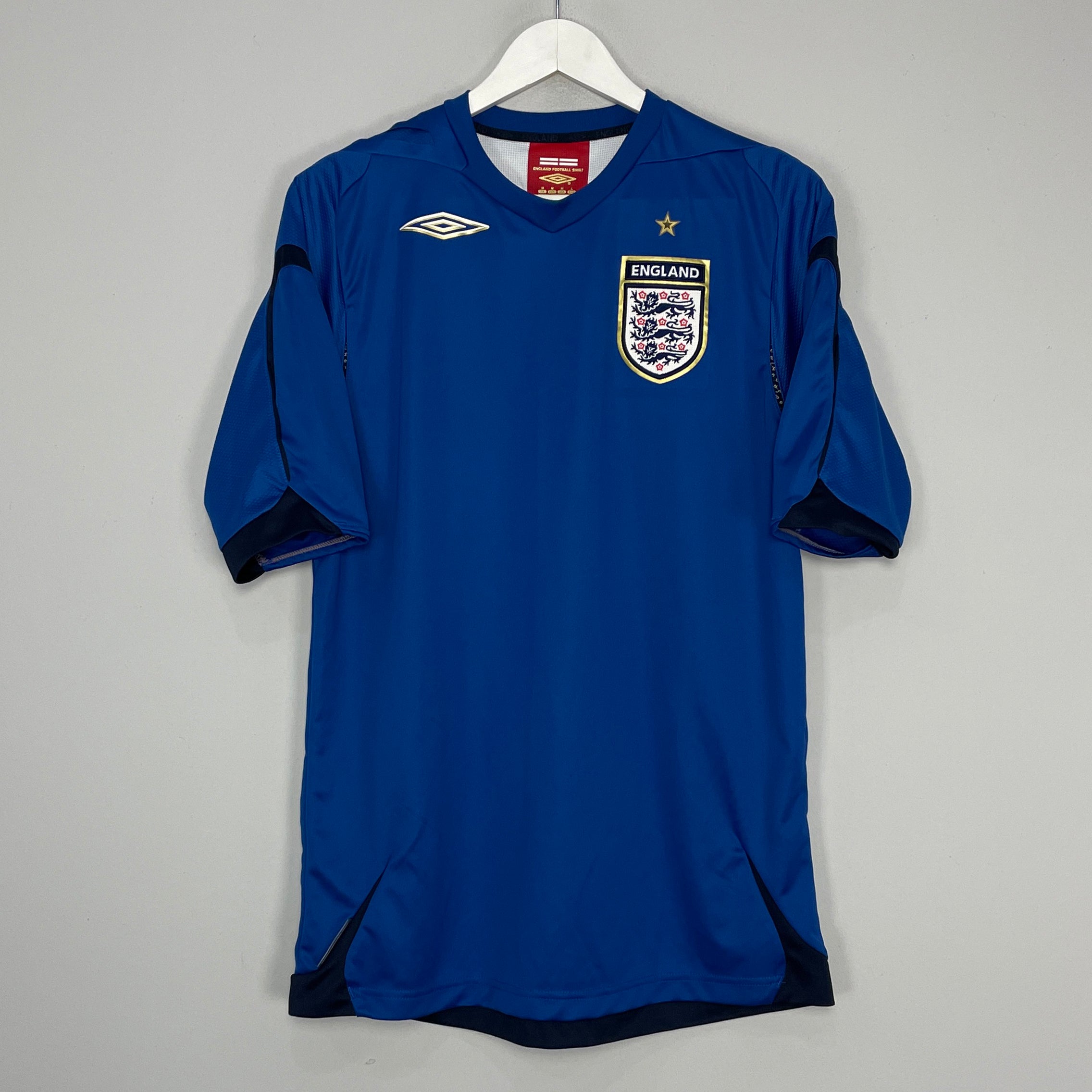 Shop 2006/08 ENGLAND GK SHIRT (M) UMBRO, classic football shirts, vintage football shirts & retro soccer jerseys at Cult Kits