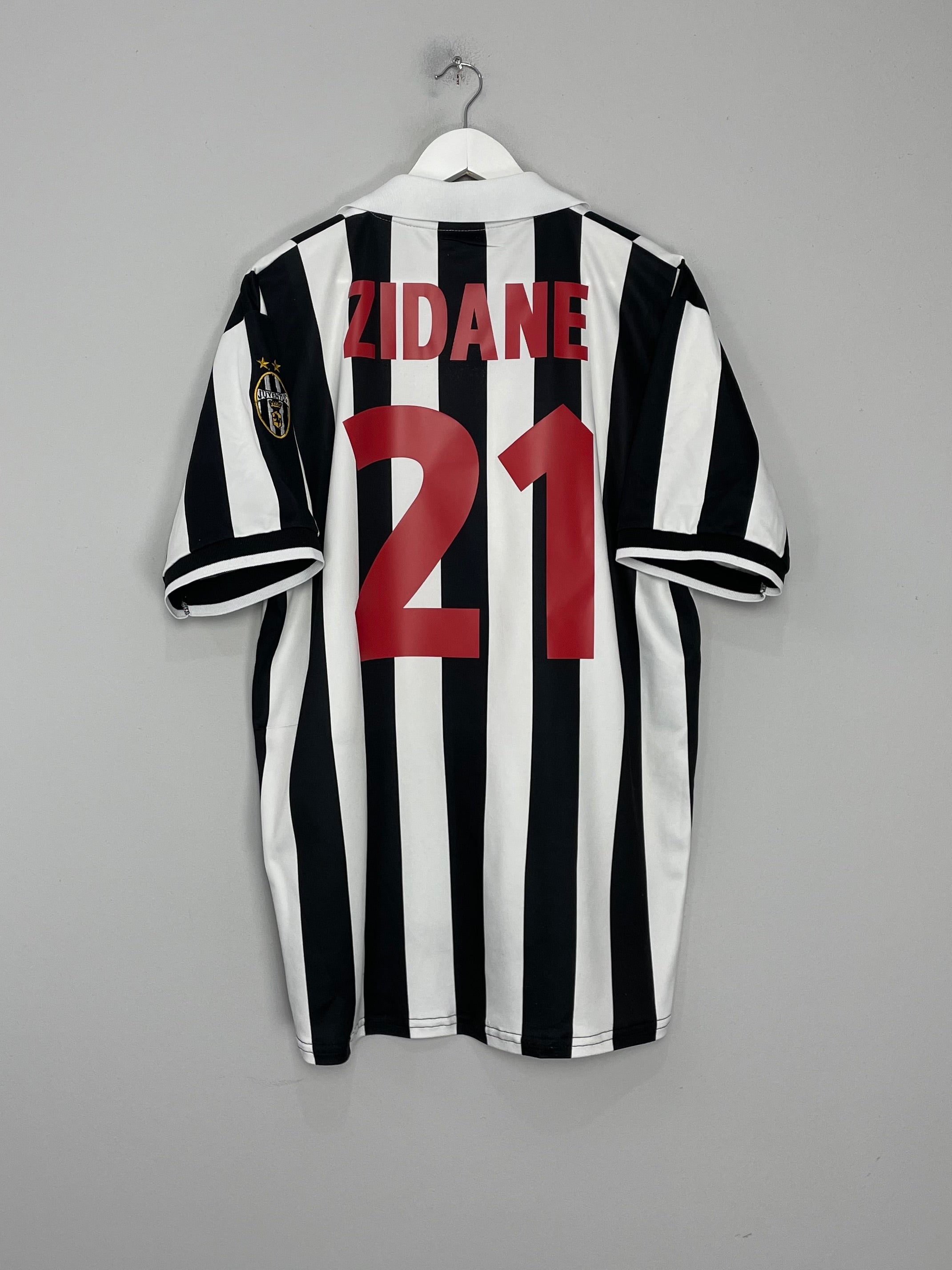 Shop 1998/99 JUVENTUS ZIDANE #21 HOME SHIRT (XL) KAPPA, classic football shirts, vintage football shirts & retro soccer jerseys at Cult Kits