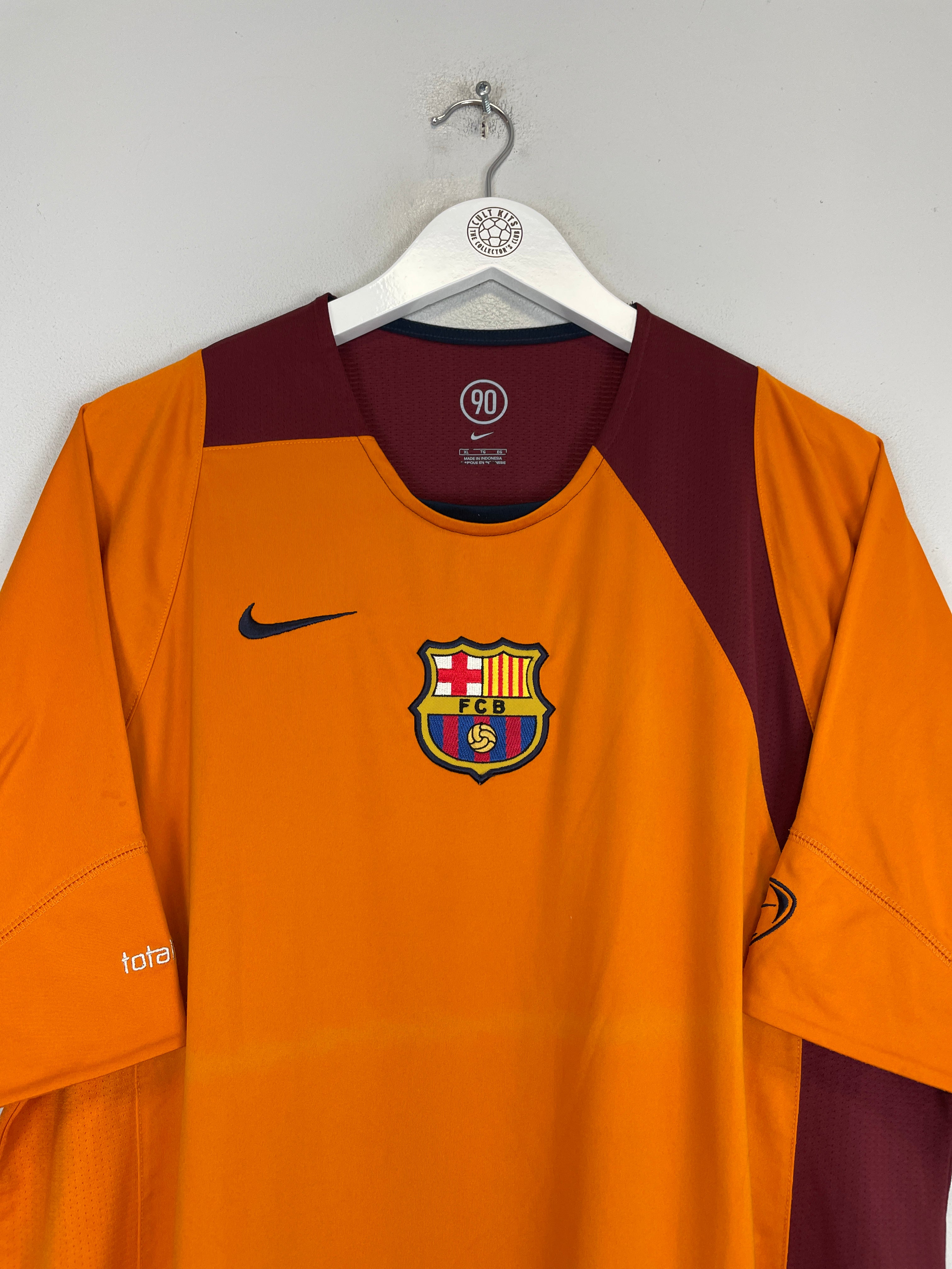 Shop 2004/05 BARCELONA MARQUEZ TRAINING SHIRT (XL) NIKE, classic football shirts, vintage football shirts & retro soccer jerseys at Cult Kits