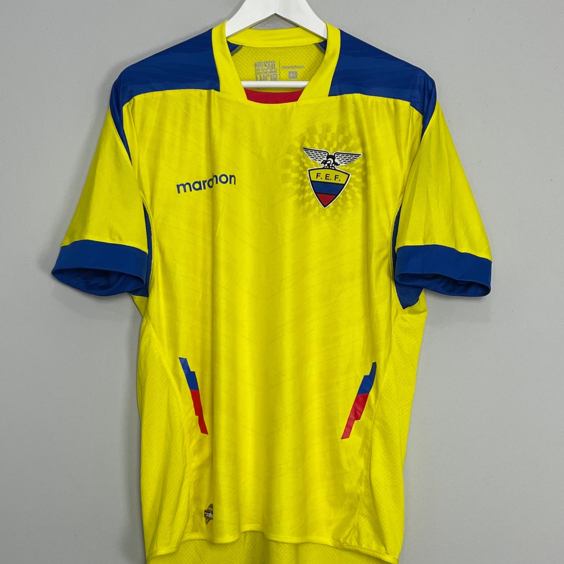 Shop 2014/15 ECUADOR HOME SHIRT (XL) MARATHON, classic football shirts, vintage football shirts & retro soccer jerseys at Cult Kits