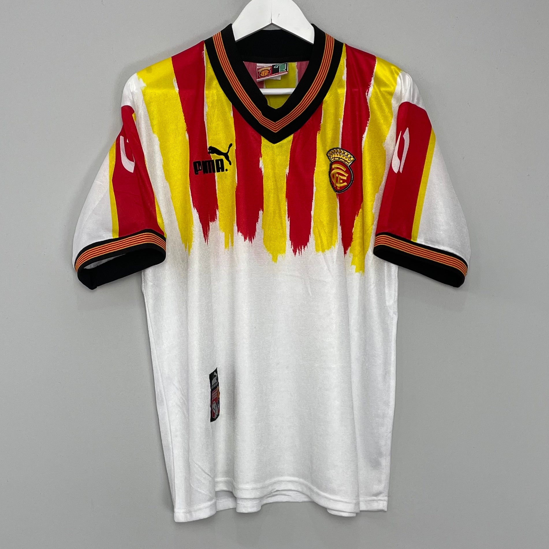 Shop 1997/98 CATALUNYA HOME SHIRT (M) PUMA, classic football shirts, vintage football shirts & retro soccer jerseys at Cult Kits