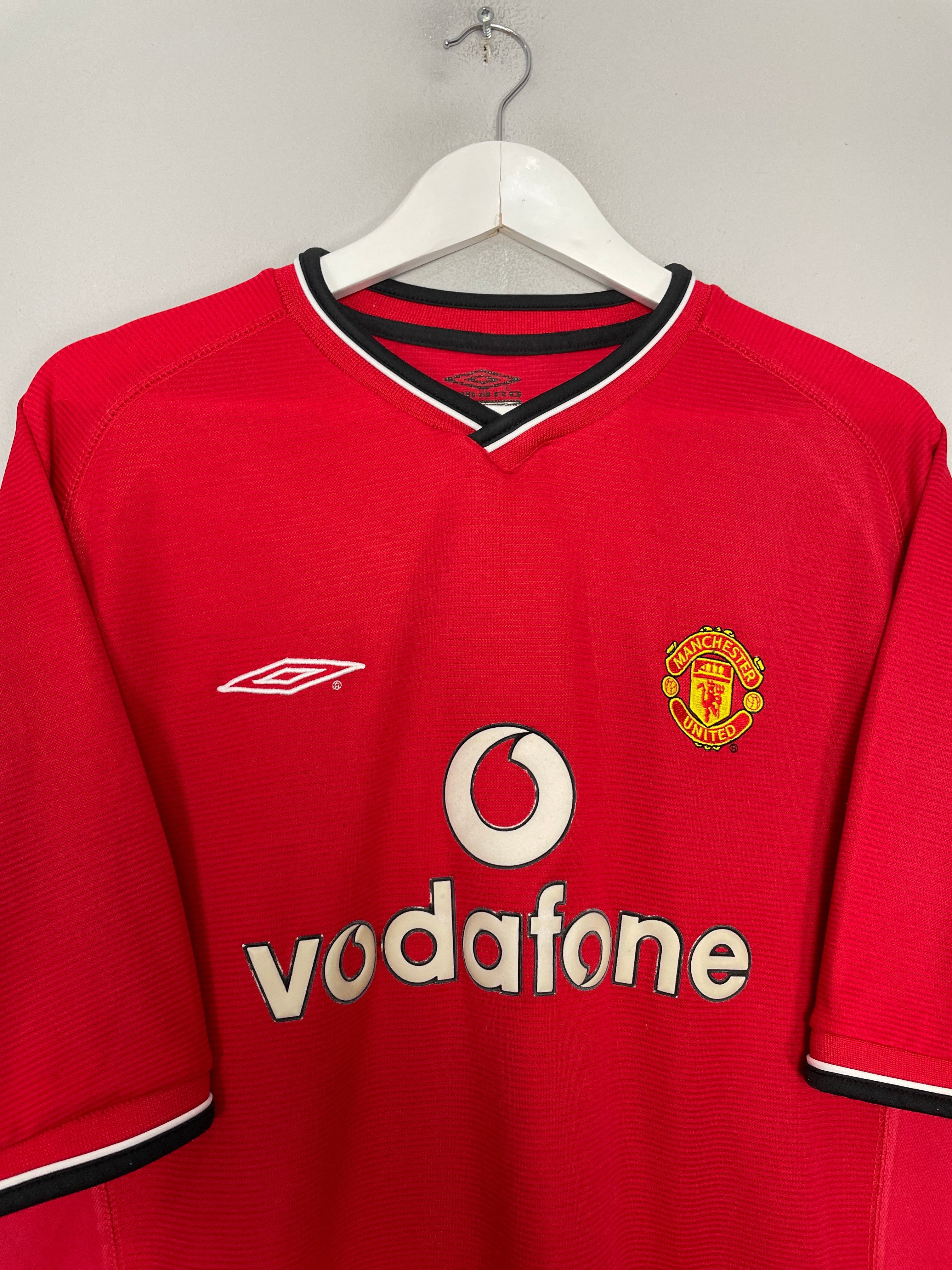 Shop 2000/02 MANCHESTER UNITED BECKHAM #7 HOME SHIRT (XL) UMBRO, classic football shirts, vintage football shirts & retro soccer jerseys at Cult Kits