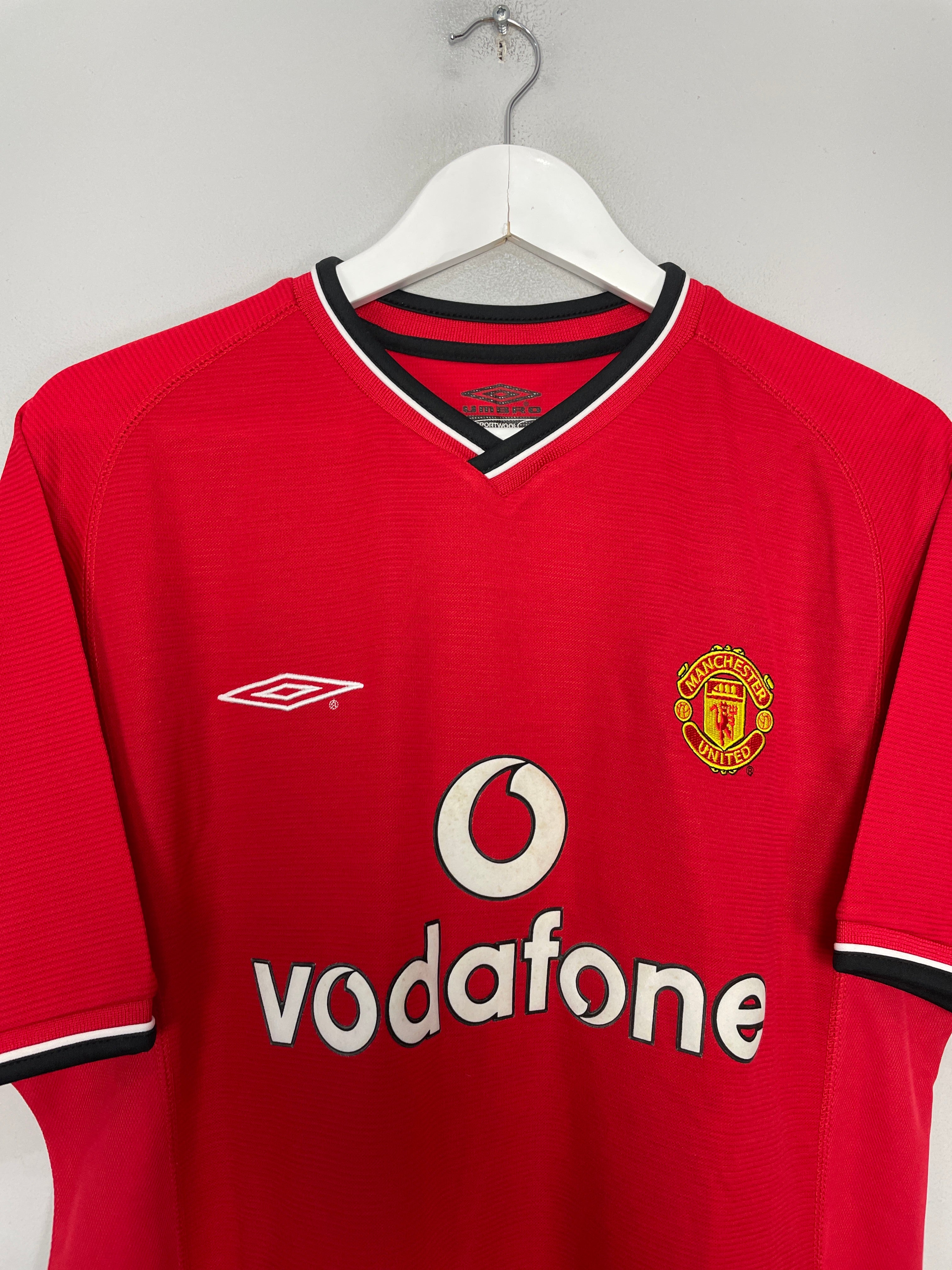 Shop 2000/02 MANCHESTER UNITED V.NISTELROOY #10 HOME SHIRT (M) UMBRO, classic football shirts, vintage football shirts & retro soccer jerseys at Cult Kits