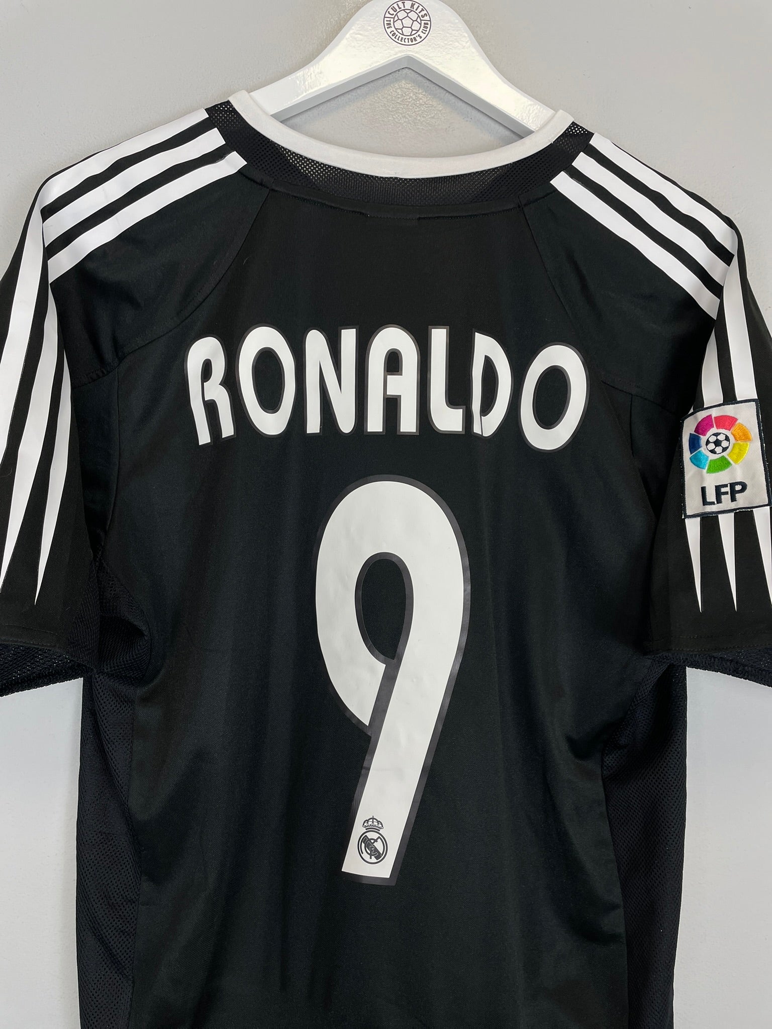 2004/05 Real Madrid Ronaldo #9 away shirt by Adidas, vintage football shirt in excellent condition, size medium.