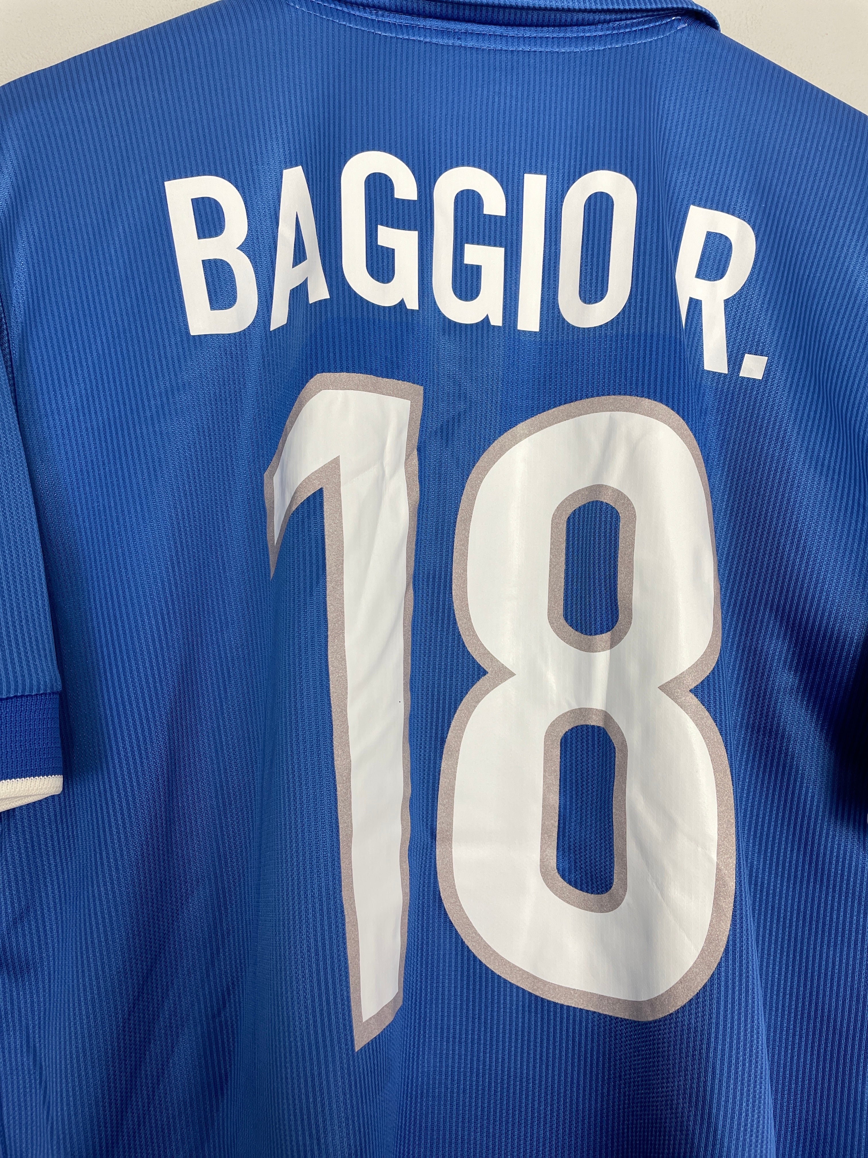 Shop 1997/98 ITALY BAGGIO #18 HOME SHIRT (M) NIKE, classic football shirts, vintage football shirts & retro soccer jerseys at Cult Kits