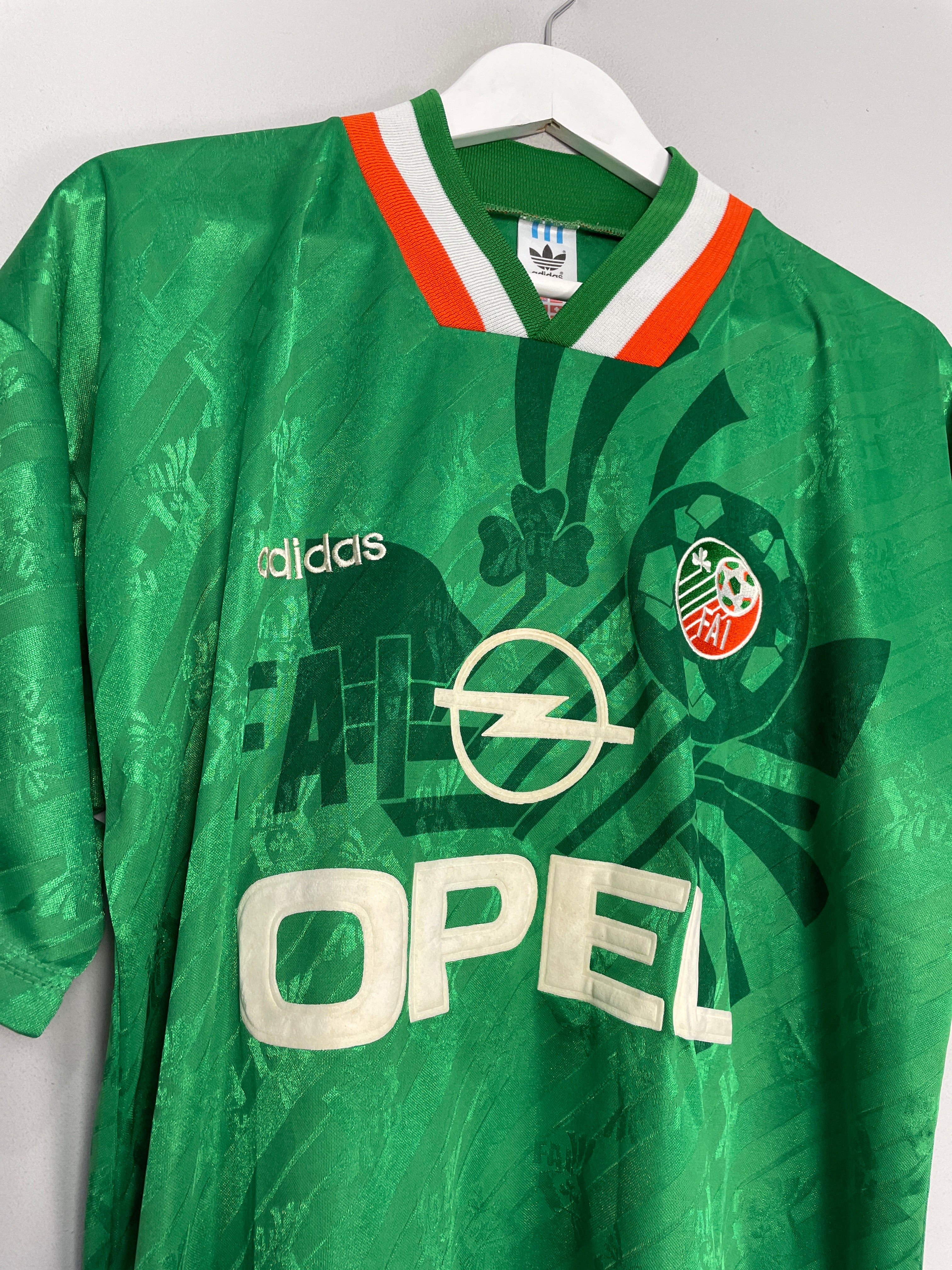Shop 1994 IRELAND HOME SHIRT (M) ADIDAS, classic football shirts, vintage football shirts & retro soccer jerseys at Cult Kits
