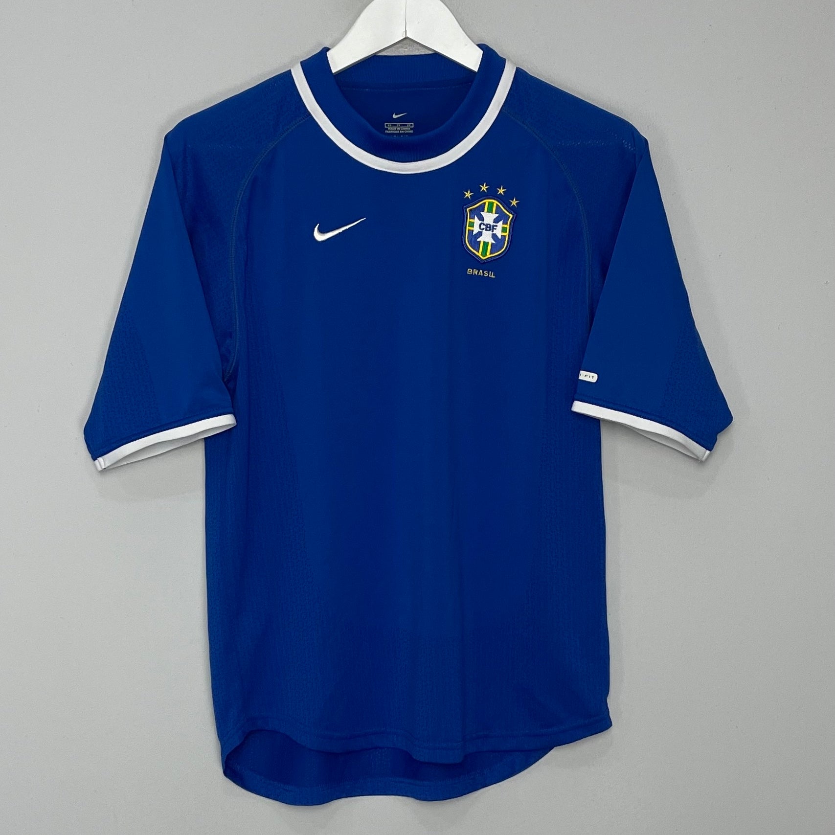 Shop 2000/02 BRAZIL AWAY SHIRT (XS) NIKE, classic football shirts, vintage football shirts & retro soccer jerseys at Cult Kits