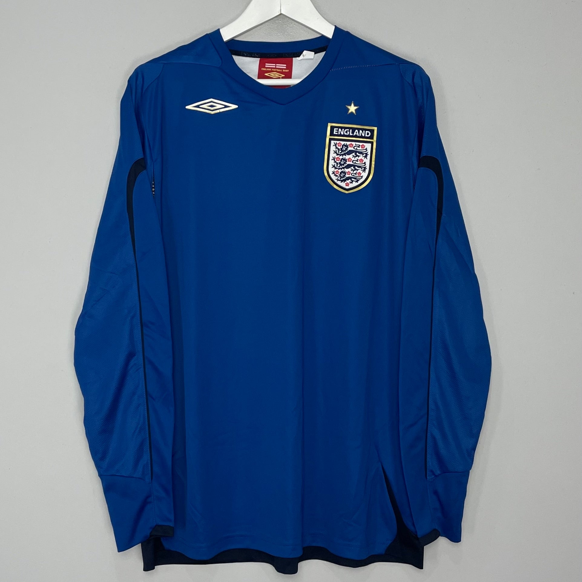 Shop 2006/08 ENGLAND GK SHIRT (XXL) UMBRO, classic football shirts, vintage football shirts & retro soccer jerseys at Cult Kits