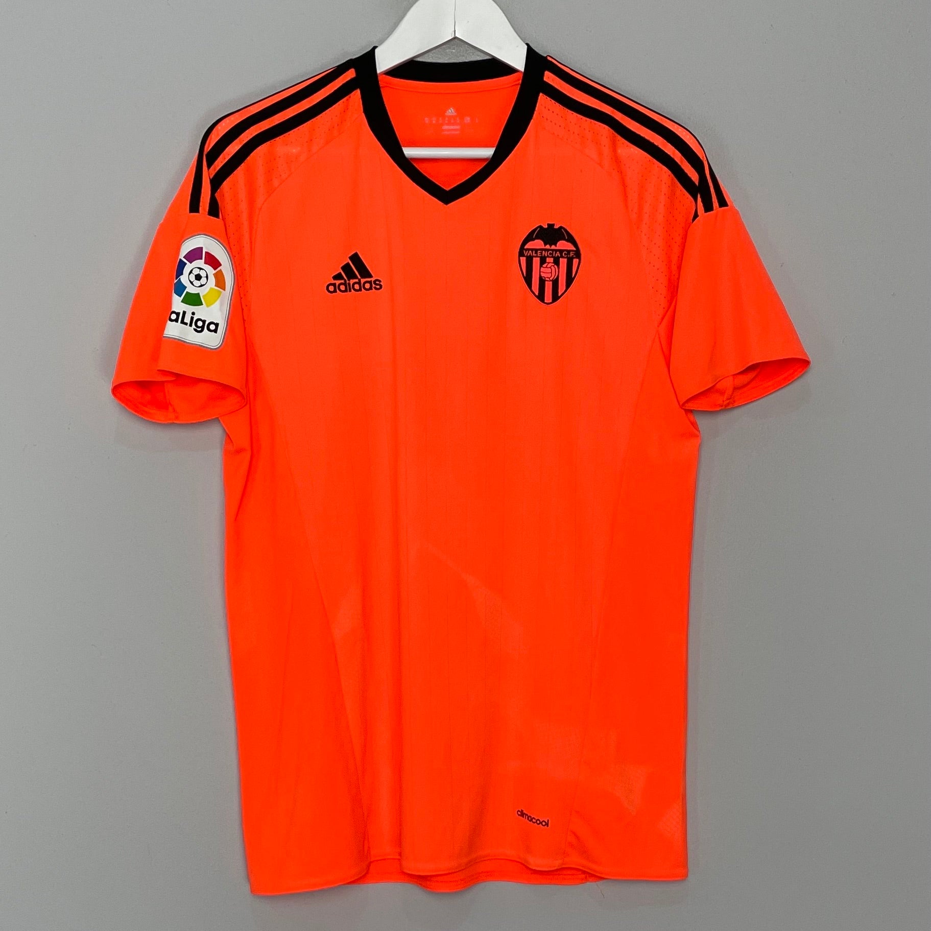 Shop 2016/17 VALENCIA THIRD SHIRT (M) ADIDAS, classic football shirts, vintage football shirts & retro soccer jerseys at Cult Kits