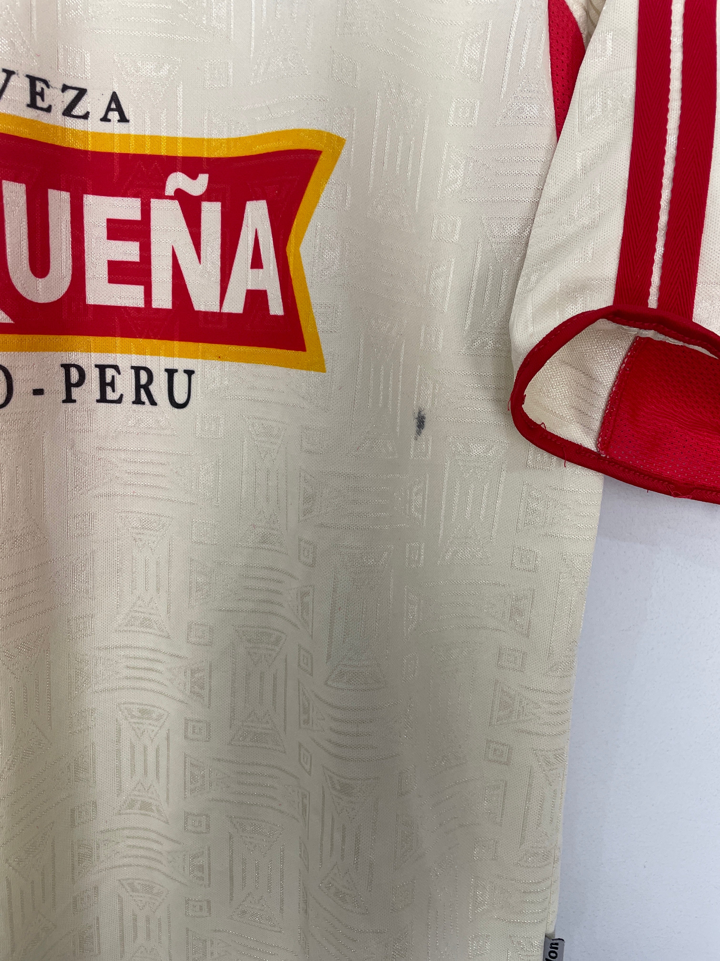 Shop 2000 UNIVERSITARTIO VILIALT #8 HOME SHIRT (L) WALON, classic football shirts, vintage football shirts & retro soccer jerseys at Cult Kits