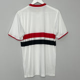 Shop 2015/16 SAO PAULO HOME SHIRT (M) UNDER ARMOUR, classic football shirts, vintage football shirts & retro soccer jerseys at Cult Kits