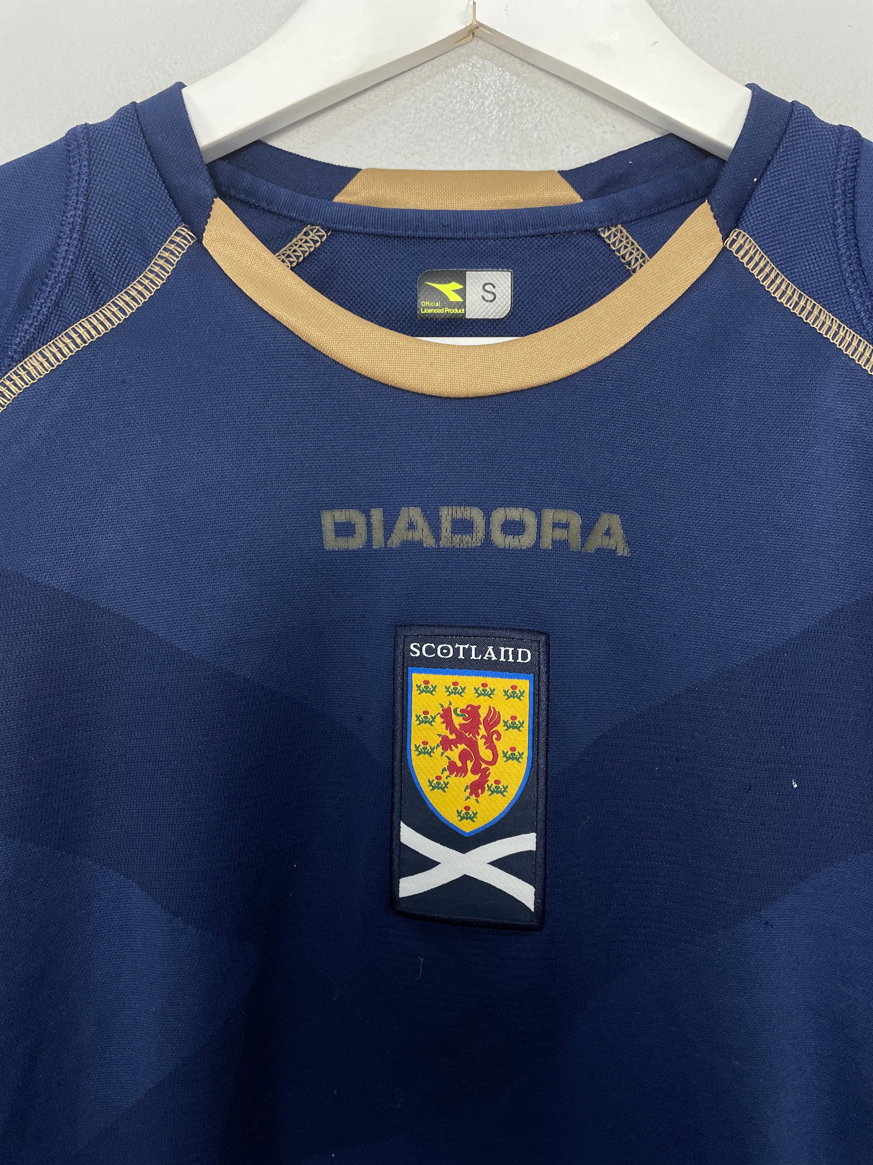 Shop 2006/07 SCOTLAND L/S HOME SHIRT (S) DIADORA, classic football shirts, vintage football shirts & retro soccer jerseys at Cult Kits